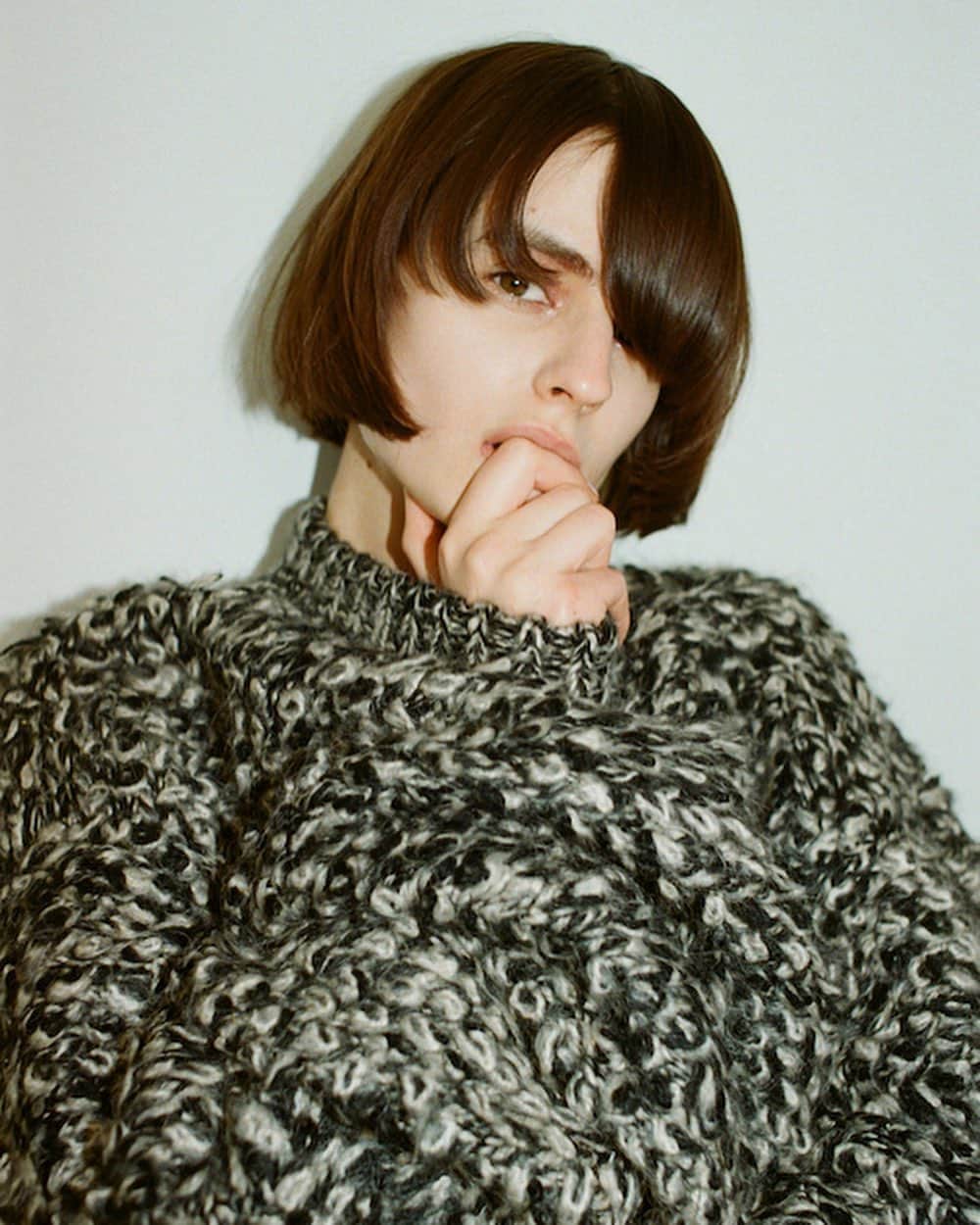 AICOのインスタグラム：「CLANE 2023 AUTUMN / WINTER COLLECTION LOOK.  Model:Dasha Plonas @dashaplonas  Photographer:Keita Goto @keita.goto  Styling:Chisato Takagi @chisato_1211  Hair&Make:Kyoko @kyontokio   #clane#23aw#collection#look」