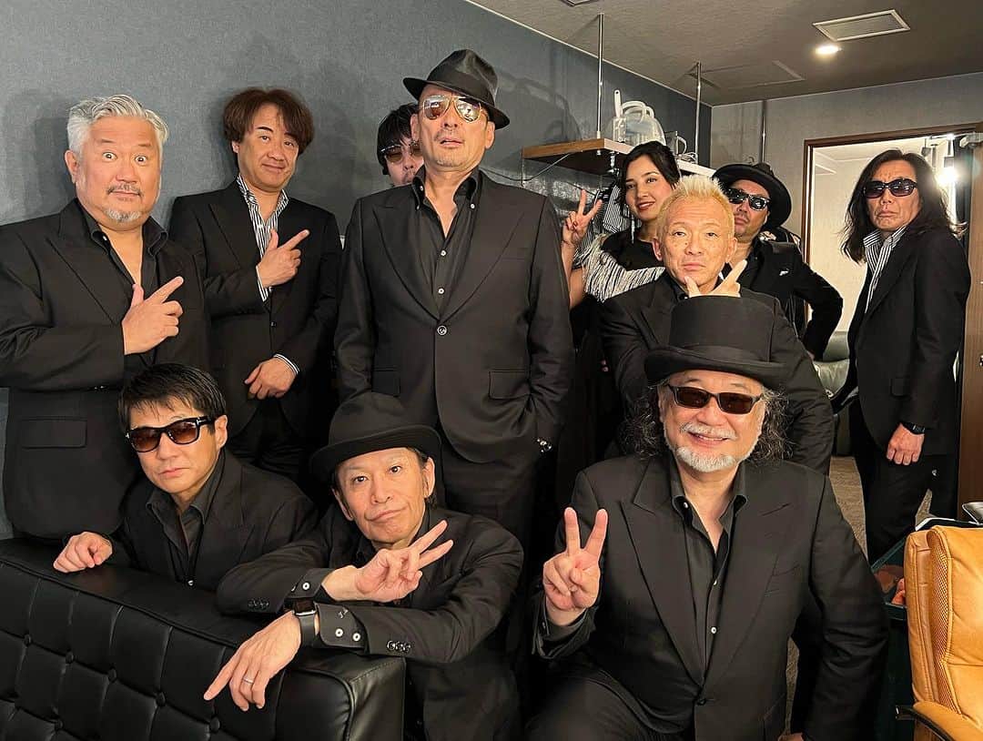 クレイジーケンバンド【公式】のインスタグラム：「ビルボードライブ大阪2日目ありがとうございました！ 大阪は熱気ムンムン本日も盛り上がりました！ 一言で表すとあれです、シャイコーでした。 次回は7/8ビルボードライブ東京でお会いしましょう。  byスタッフ  #クレイジーケンバンド #crazykenband #横山剣 #billboardlive #osaka」