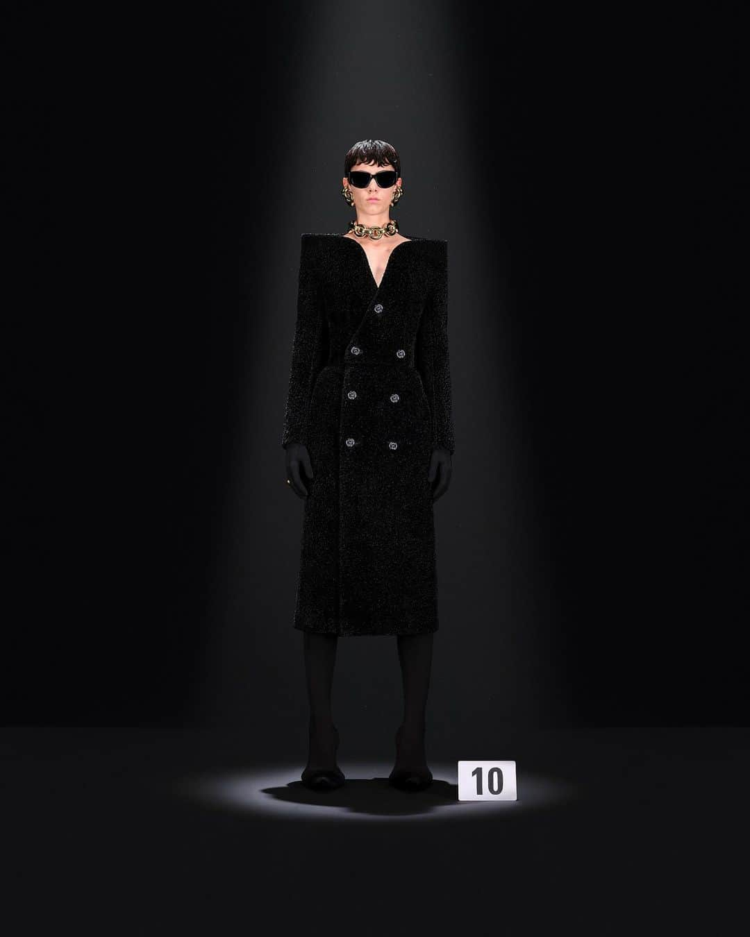 Balenciagaさんのインスタグラム写真 - (BalenciagaInstagram)「52nd Couture Collection   Look 10, “Astrakhan” Trompe l’oeil Tailored Jacket, Wrap Skirt in Embroidered Chenille, Wrist Gloves, Blackout Sunglasses, Rivoli Earrings, Choker, Opera Pump Pantashoes」7月6日 0時10分 - balenciaga