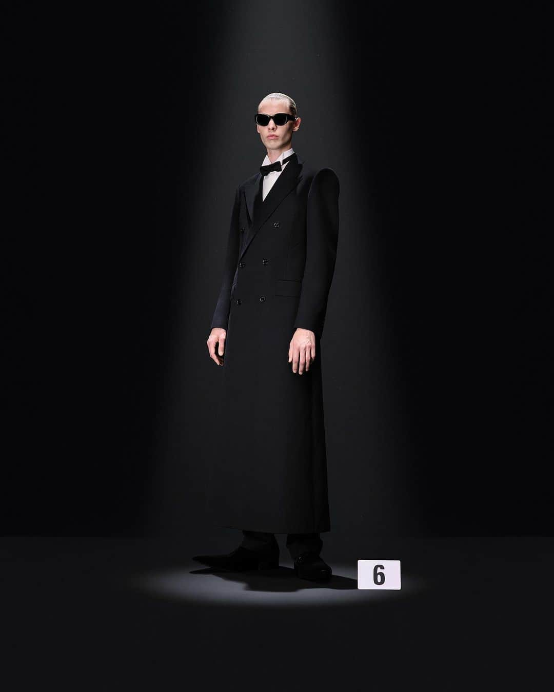 Balenciagaさんのインスタグラム写真 - (BalenciagaInstagram)「52nd Couture Collection  Look 6, Raw-Edged Evening Coat and Tailored Trousers, Evening Shirt, Blackout Sunglasses, Bowtie, Opera Derbies」7月6日 0時11分 - balenciaga