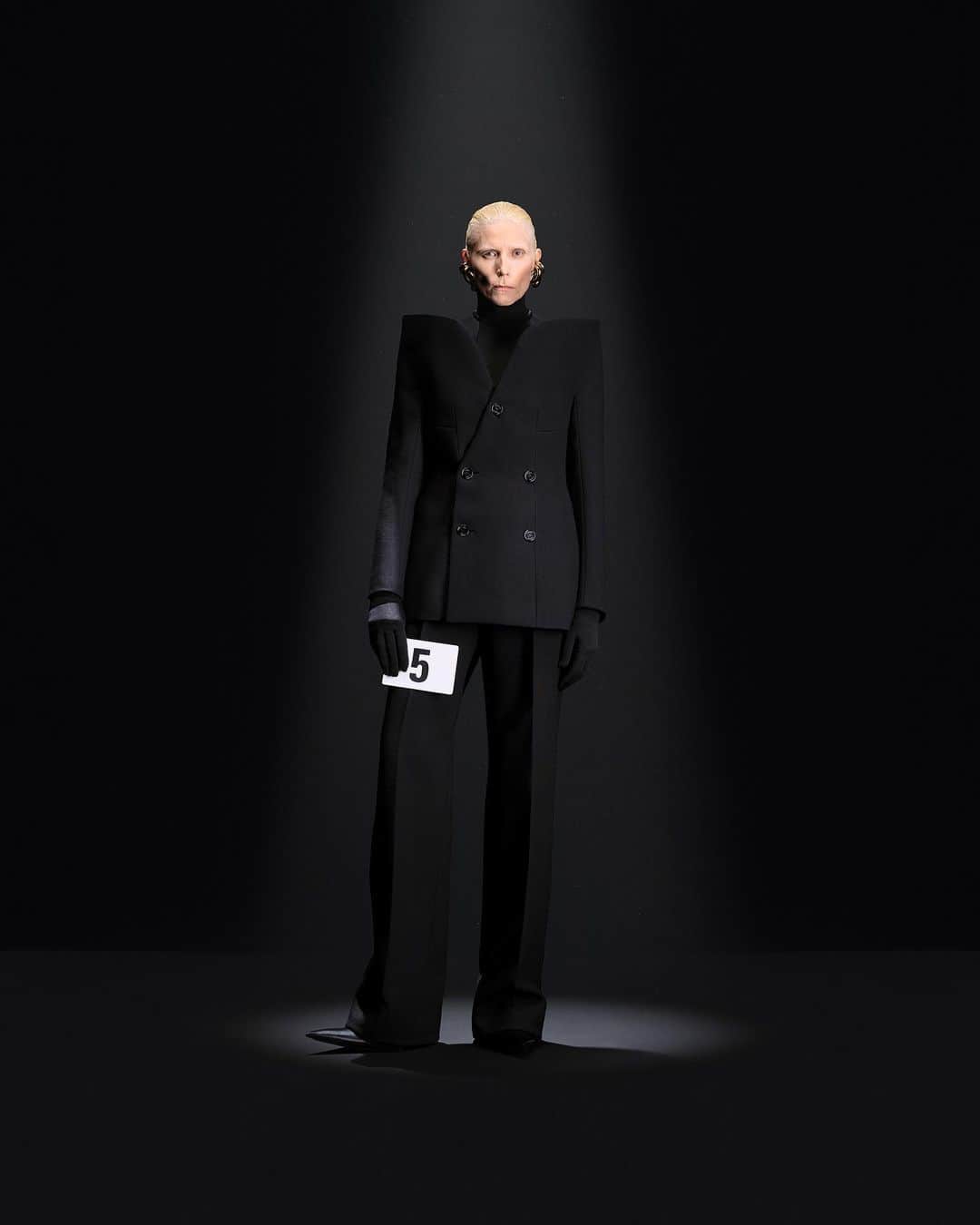 Balenciagaのインスタグラム：「52nd Couture Collection   Look 5, Tailored Jacket and Low-Waisted Trousers, Turtleneck, Wrist Gloves, Rivoli Earrings, Opera Pumps」
