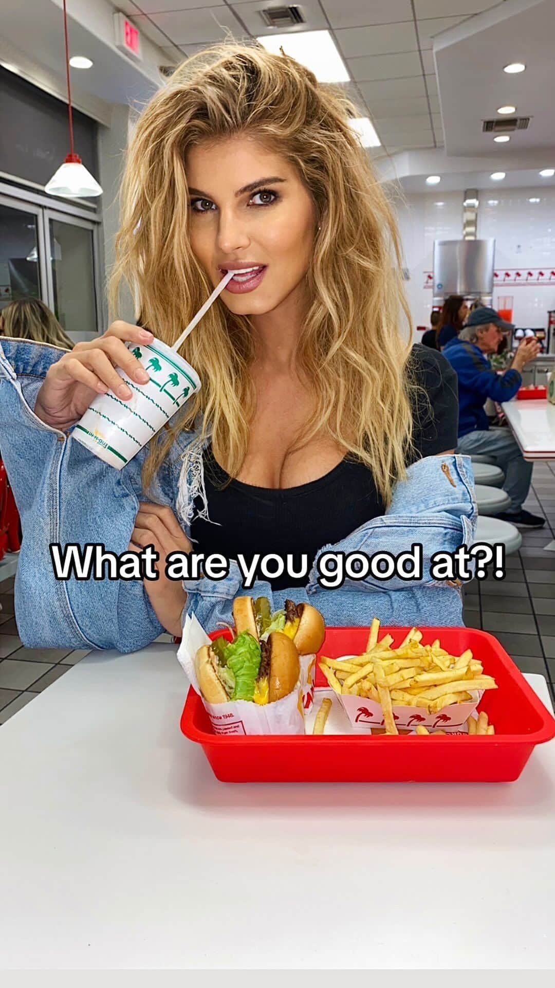 Ashley Haasのインスタグラム：「What are you good at?! 🤷🏼‍♀️ . . . #food #sleep #naptime」