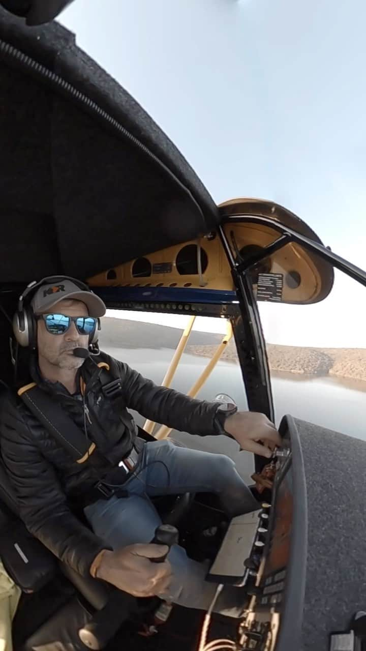 Kevin Richardson LionWhisperer のインスタグラム：「Take flight with GoPro 360 Max! 🚁✨ Experience the breathtaking beauty of a low-level flight over a stunning dam in a Savannah light aircraft. With the power of reframing, every angle becomes an epic perspective. Sit back, buckle up, and soar through the skies in immersive 360°. Hardly @tomcruise and a F14 Tomcat but nonetheless still fun! 🌤️✈️ #GoPro360 #Reframe #SkyHighAdventures #dangerzone #topgun #mindfullymade #sungodclassics」