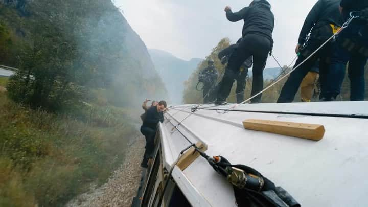 トム・クルーズのインスタグラム：「This train sequence was tricky, but the outcome made it all worth it. I can’t wait for everyone to see it come to life!」