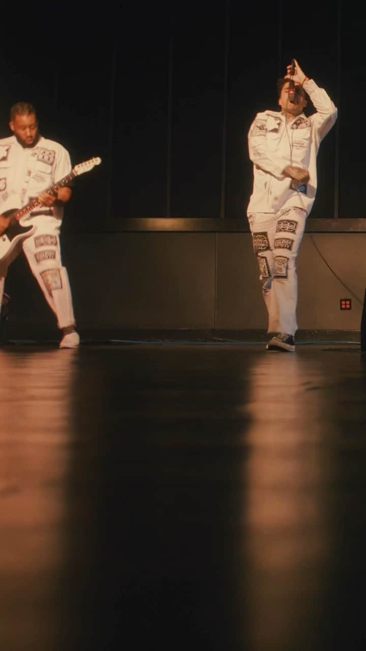 Fender Guitarのインスタグラム：「@fever333 is here to hype you up with their new track "$wing" in the latest episode of Fender Presents. Watch more at the link in bio.」