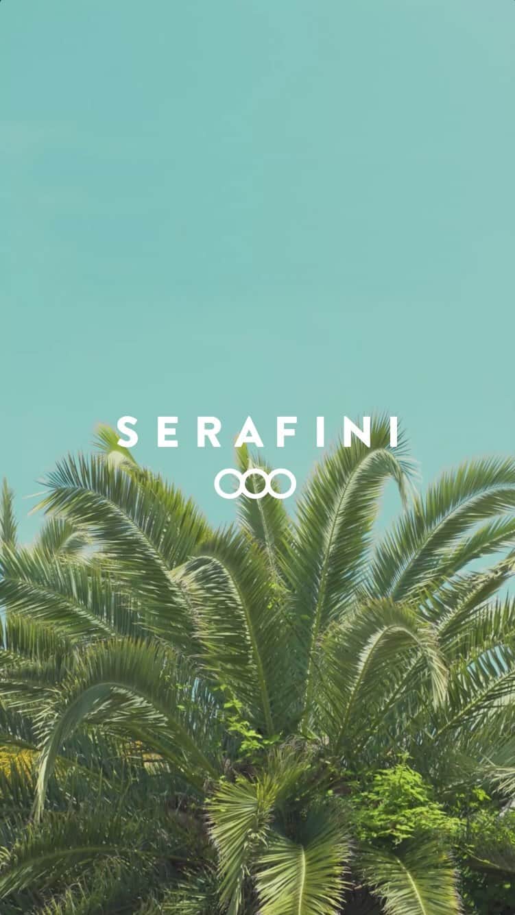 のインスタグラム：「Serafini presents “Italian Journey”. 🇮🇹  Spring Summer 2023 Campaign Video filmed in beautiful Castiglione del Lago, in the heart of Umbria! Discover our #Timeless Collection online and in stores. #SerafiniShoes #SerafiniTimes  @lorenzbruni @no9focus @valentina_sguerri」
