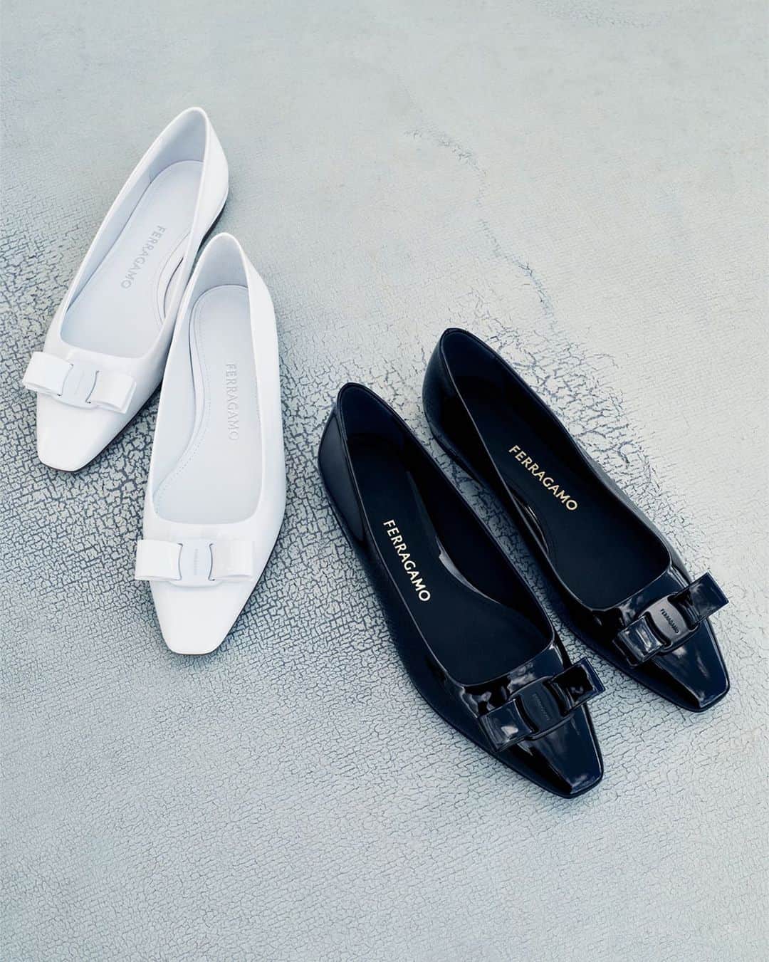 サルヴァトーレ・フェラガモのインスタグラム：「BALLET FLAT. #FERRAGAMOPF23」