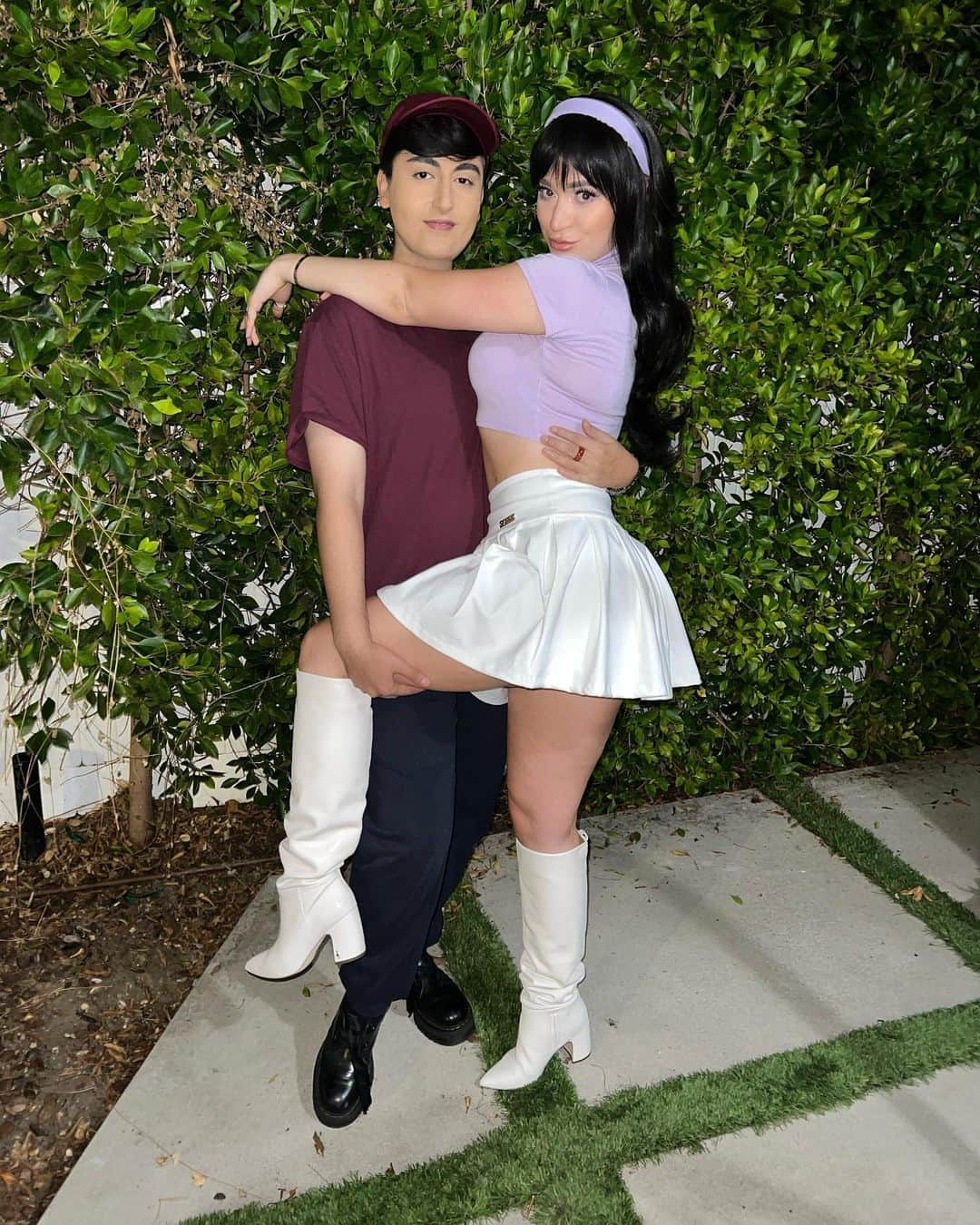 アリーシャ・マリーのインスタグラム：「happy birthday to my lover @oliabbas 🖤🎂  god really said these two are the same type of insane! insanely beautiful, insanely talented…I could go on…anywayz can’t wait for our baby to be the next world sensation superstar!!! So glad you can finally legally drink!! happy 21st birthday!! 🫶🏻」