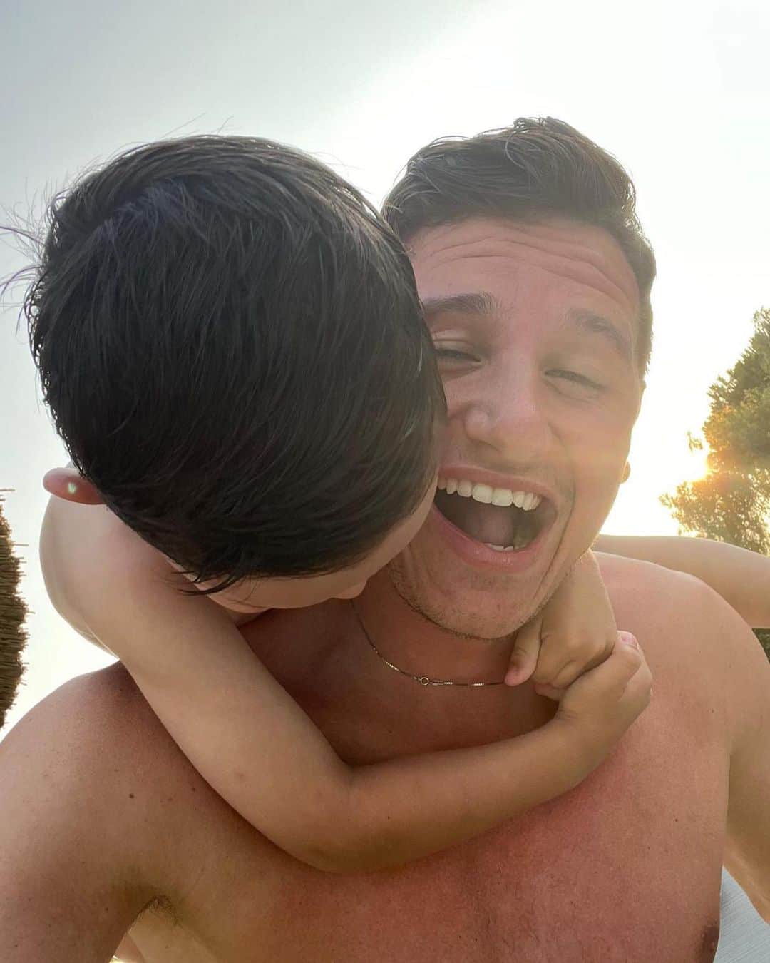 フロリアン・トヴァンのインスタグラム：「Repitamos baby por favor 🛥️☀️」