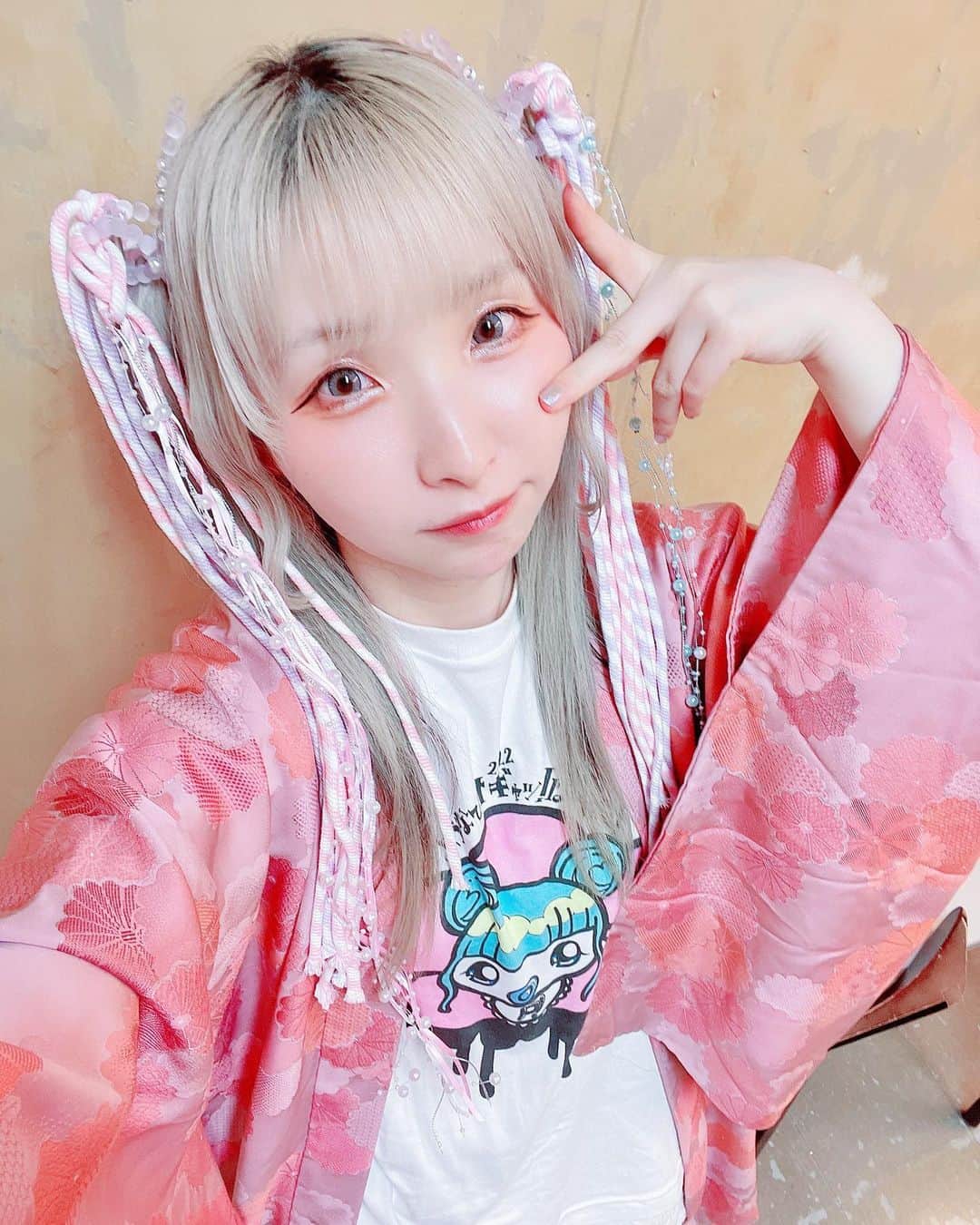 のインスタグラム：「#エレクトロツインテール　#ツインテール #hair #hairarrange #ヘアアレンジ #ヘアセット」