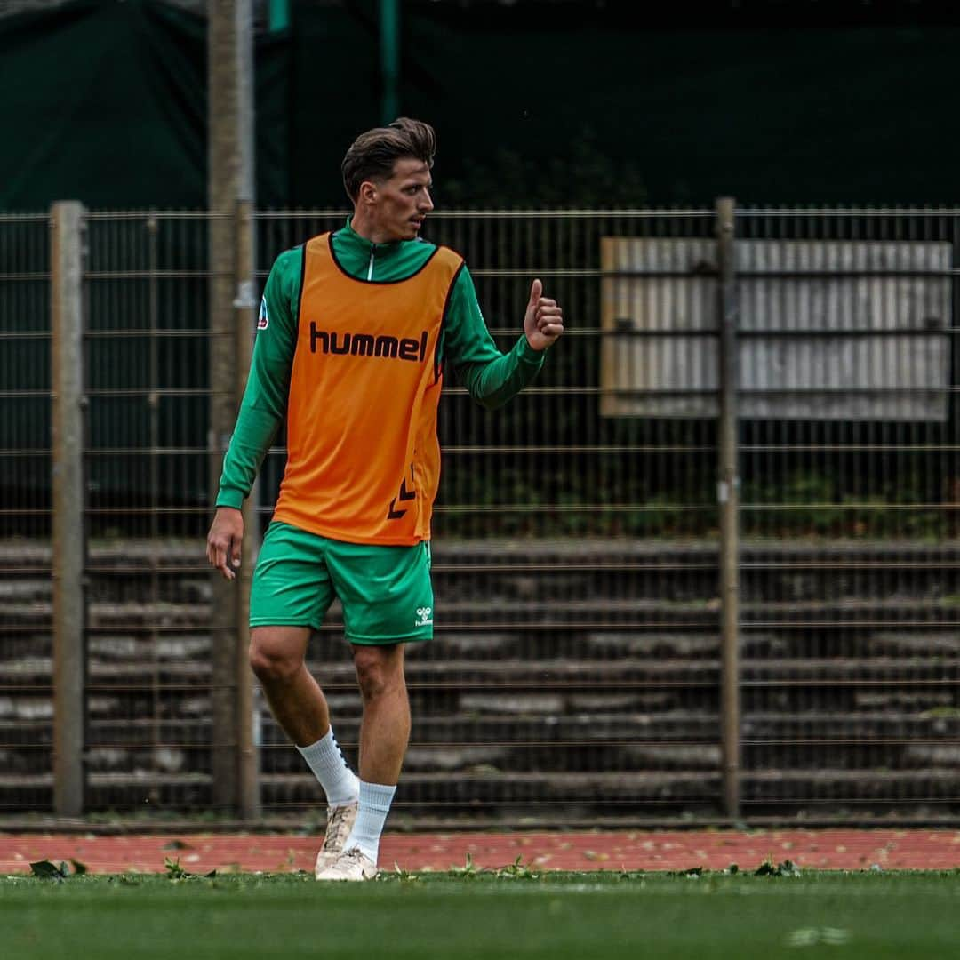 ニコライ・ラップのインスタグラム：「📍 Bremen Zurück auf dem Platz. ⚽️💪🏼 @werderbremen」