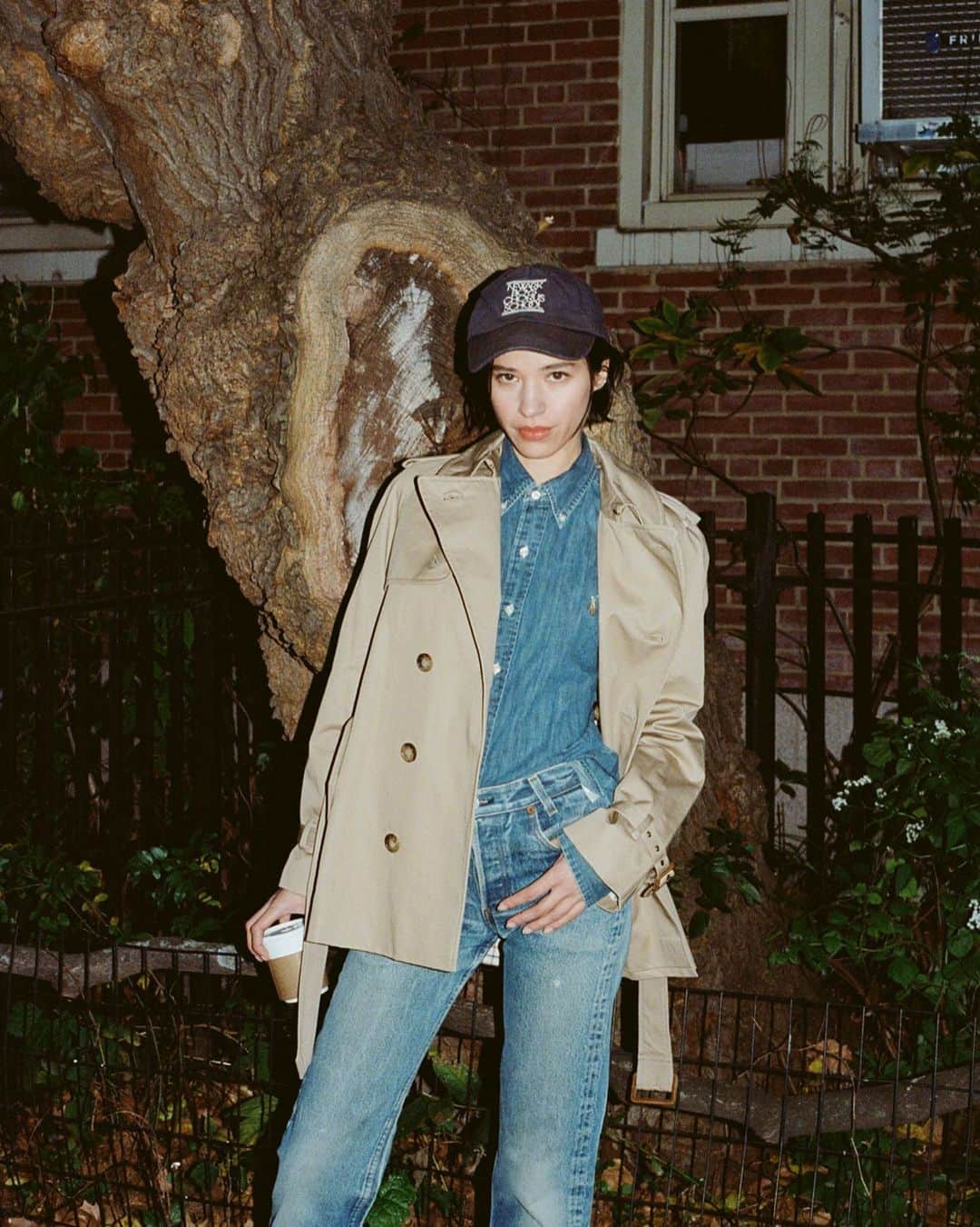 Polo Ralph Laurenさんのインスタグラム写真 - (Polo Ralph LaurenInstagram)「#Yellowstone actor #KelseyAsbille wears the #PoloRalphLauren Twill Belted Trench Coat and Straight Fit Denim Shirt for the Spring/Summer 2023 Volume 9 issue of @HommeGirls.  Photography: @MaryyManningg Styling: @DanielleGoldberg  #PoloRLStyle #RLEditorials」7月6日 3時02分 - poloralphlauren