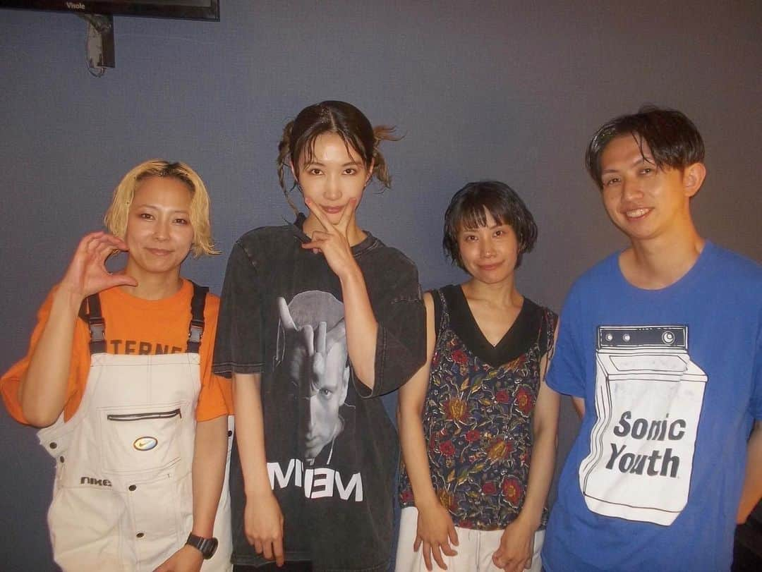 キダモティフォさんのインスタグラム写真 - (キダモティフォInstagram)「The InternetとEMINEMと花柄とSonic Youth  💇🏼‍♀️ @he_to_mean」7月6日 12時39分 - kida_m