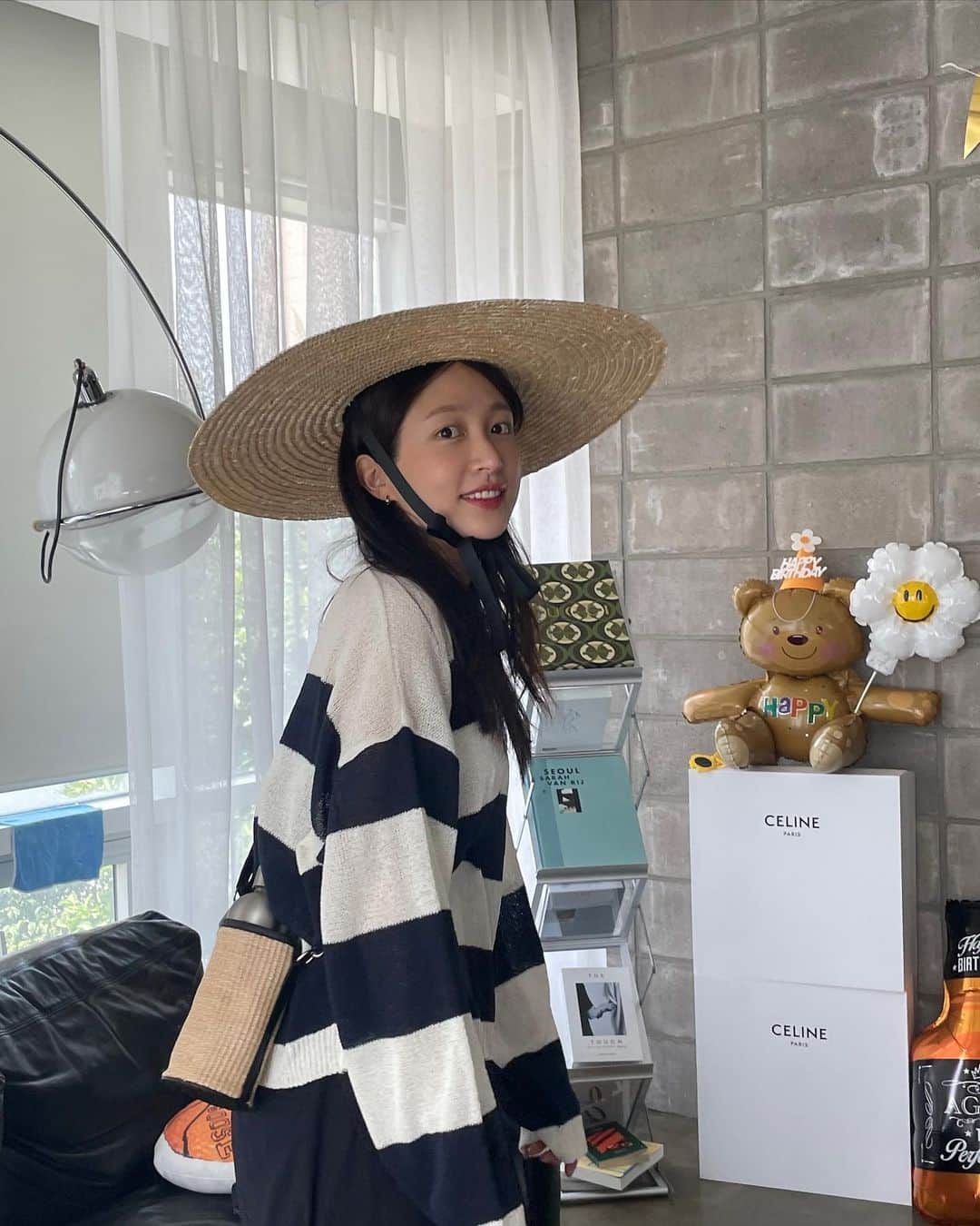 ハニのインスタグラム：「우리 칭구가 되자! 💪🏻」