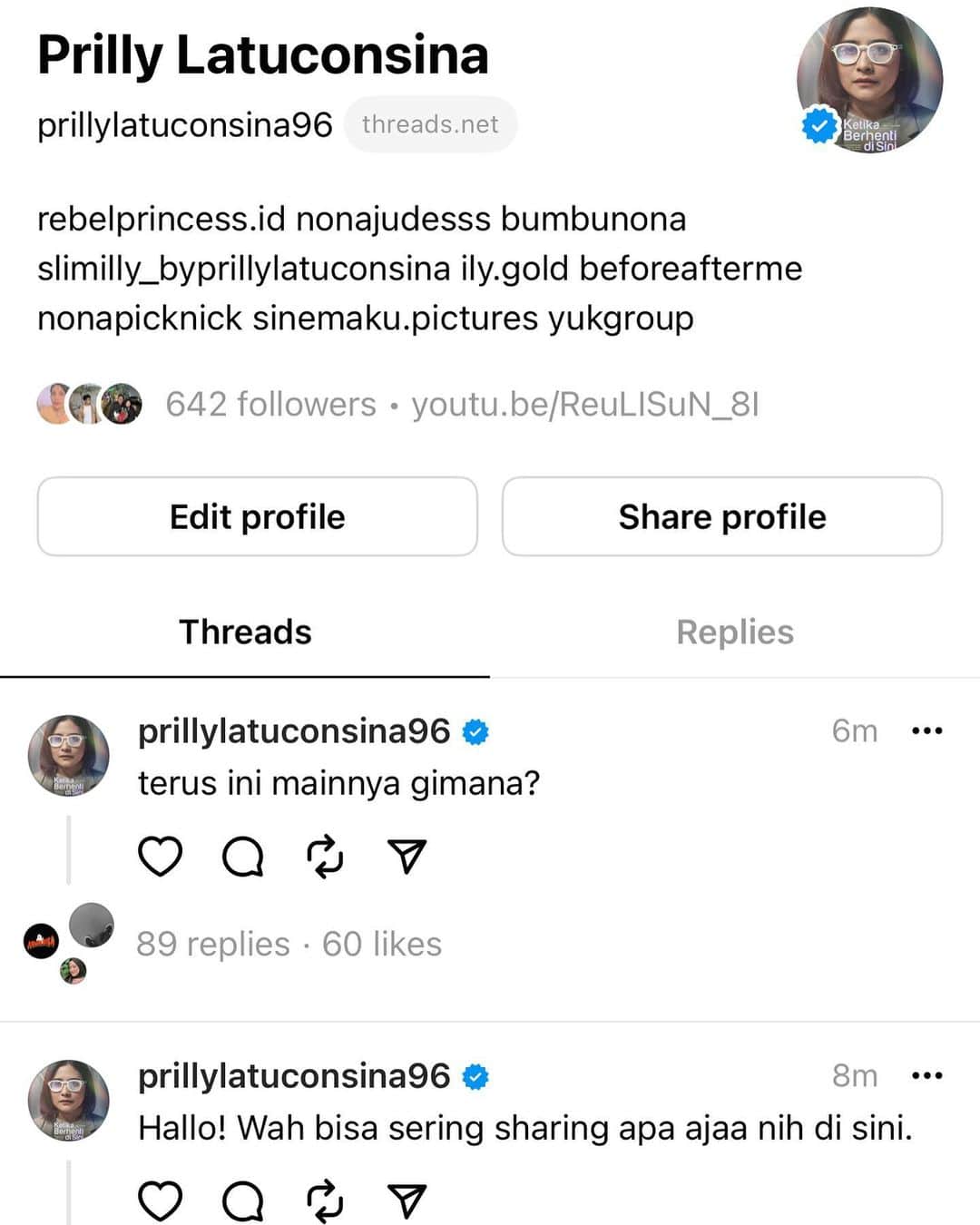 Prilly Latuconsinaのインスタグラム：「Siapa yang udah punya Threads?」