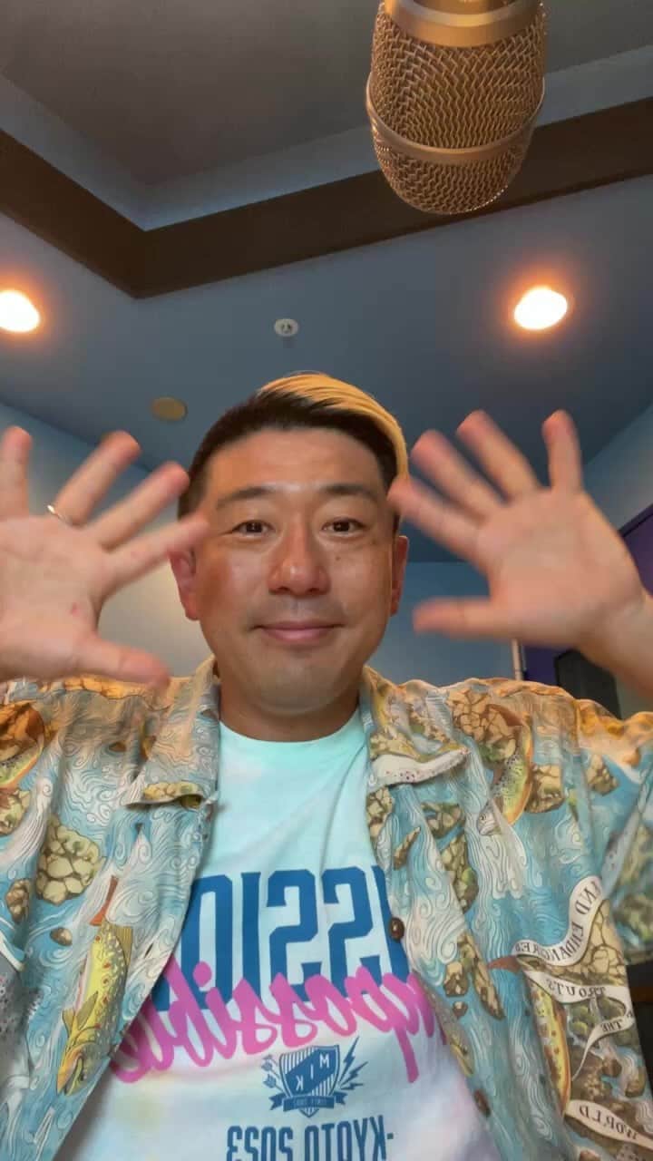 小林拓一郎のインスタグラム：「あいみょんの『裸のチョコろ』やね」