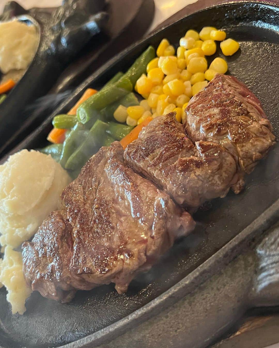 井上裕未さんのインスタグラム写真 - (井上裕未Instagram)「沖縄料理ってより肉ばっかり食べてた🤣 . #okinawa #沖縄 #旅行 #insttravel #여행 #먹방 #일상룩 #일본여행 #여행스냅 #instlike #followme #l4l #summertime #🇯🇵」7月6日 13時50分 - __141umi