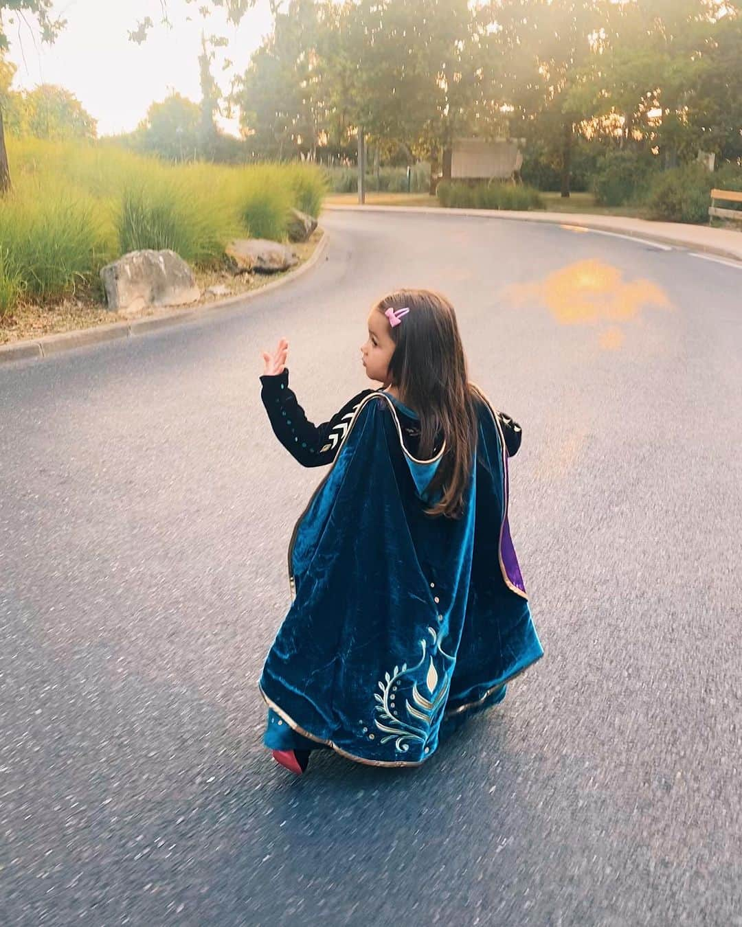 アリゼさんのインスタグラム写真 - (アリゼInstagram)「Magic everywhere ✨  #family #disney #perfect」7月6日 5時09分 - alizeeofficiel