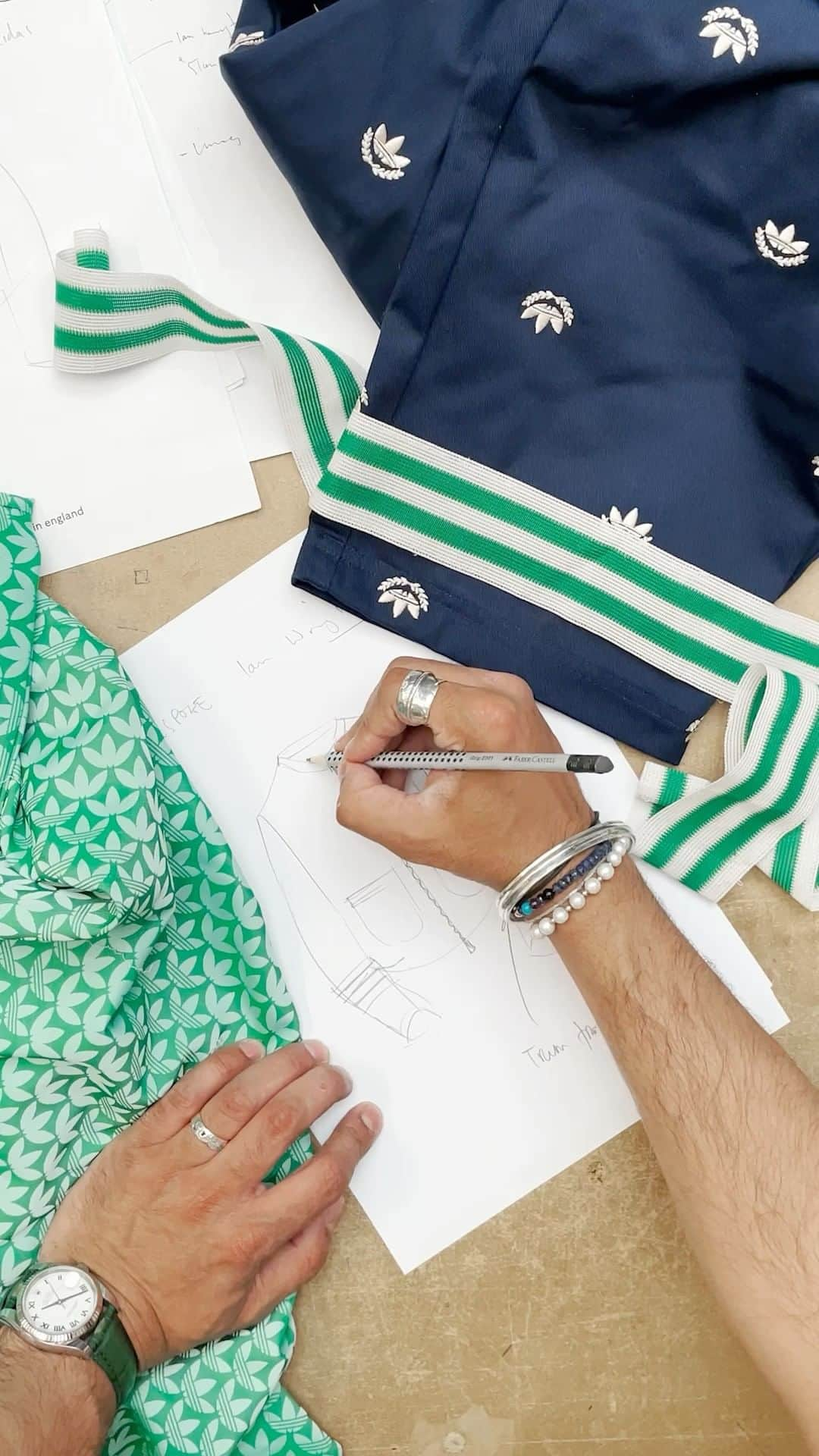 クロスサージョンのインスタグラム：「RECONSTRUCTED Project PROCESS  @clothsurgeon Creative Director, @matharu_rav  take on an umpires jacket, for @wrightyofficial at @wimbledon 2023.  The bespoke garment elevates existing Adidas @adidasoriginals fabrication, both vintage and deadstock.  clothsurgeon RECONSTRUCTED Project is a sustainable approach to making a contemporary silhouette.  Creative Director: @matharu_rav   Design & Production Assistant: @kurtmccoy   Film Producer: @kambhogal_   Stylist: @jessstebbingsstylist   #clothsurgeon #savilerow #bespoke」