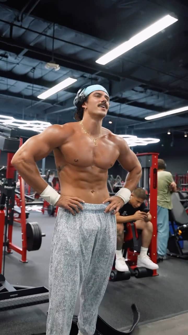 Steven Kellyのインスタグラム：「the work don’t stop! have fun wittit」