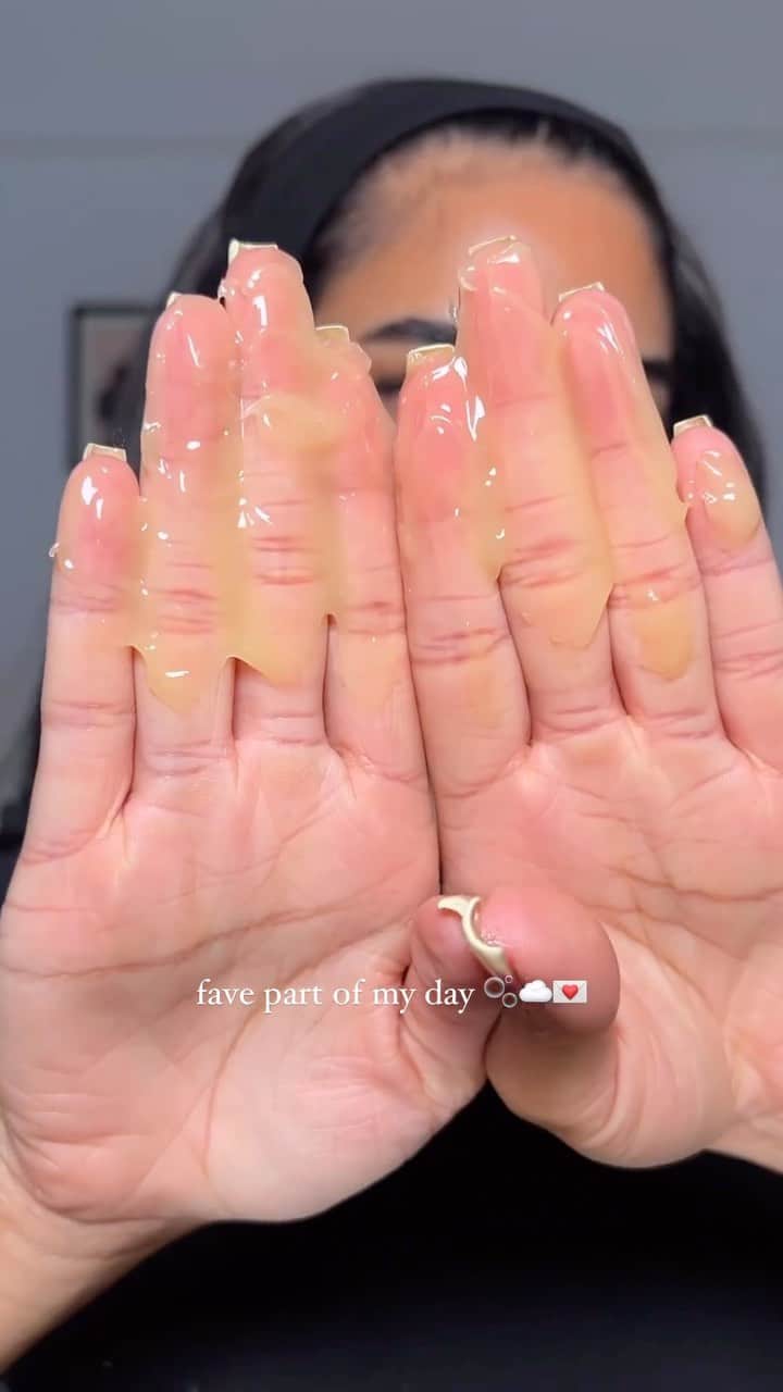 wakeupandmakeupさんのインスタグラム動画 - (wakeupandmakeupInstagram)「Taking our ...