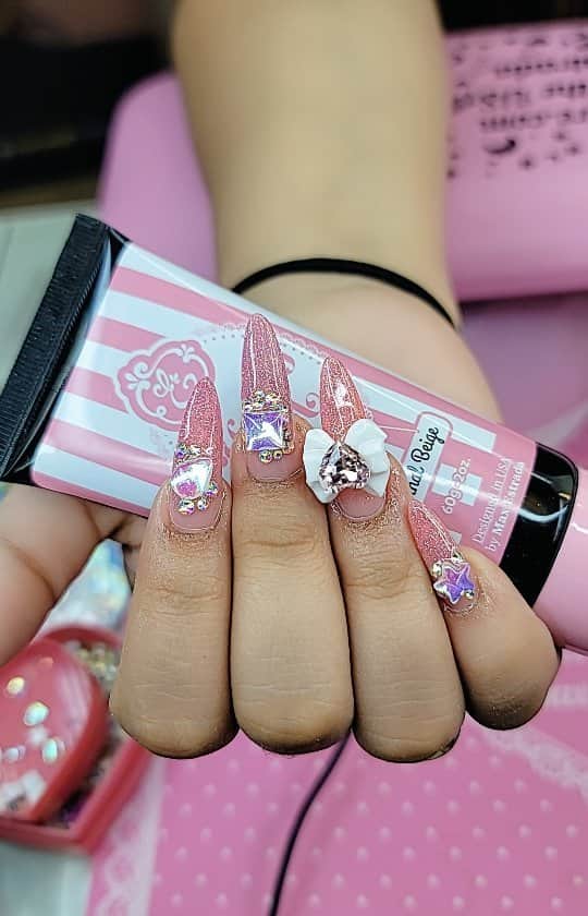 Max Estradaのインスタグラム：「Enailcouture.com new 123go bubble gum gel,  solid glue gel♡ vegan and Hypoallergenic.  Made in America 🇺🇸The moment so many have been waiting for is finally here! Enailcouture.com 123go maximum square is the longest flat boxy square pre made full coverage gel nail in the game. We also dropped xs sculpture square and magical ice hologram stickers☆Enailcouture.com 123go 5XL Coffin nails are the longest full coverage pre made gel nails in the world. They are EVERYTHING, made in America.Enailcouture.com new product drop ♡!~ 123go diy gel and our new charm nail stickers 😍Enailcouture.com made in American ♡!~Enailcouture.com 123go pre made gel nails are the game changer !~ perfect nails every time with no smells or dust!~ long lasting and easy removal , made in America! Enailcouture.com  #ネイル #nailpolish #nailswag #nailaddict #nailfashion #nailartheaven #nails2inspire #nailsofinstagram #instanails #naillife #nailporn #gelnails #gelpolish #stilettonails #nailaddict #nail #💅🏻 #nailtech#nailsonfleek #nailartwow #네일아트 #nails #nailart #notd #makeup #젤네일  #glamnails #nailcolor  #nailsalon #nailsdid #nailsoftheday Enailcouture.com」
