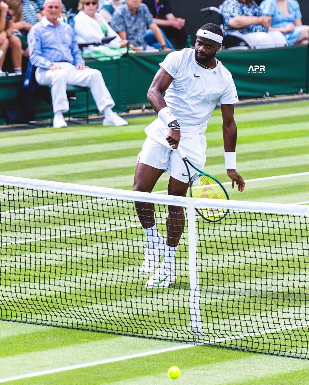 フランシス・ティアフォーさんのインスタグラム写真 - (フランシス・ティアフォーInstagram)「@wimbledon is sooo damn special. Feels good to be back. See y’all back out there tomorrow.  #firstround✅ #wimbytones #justakidfromsalone🇸🇱🇸🇱  Big S/O to @allproreels for making the trip. The Gregg Popovich of photography.」7月6日 7時26分 - bigfoe1998