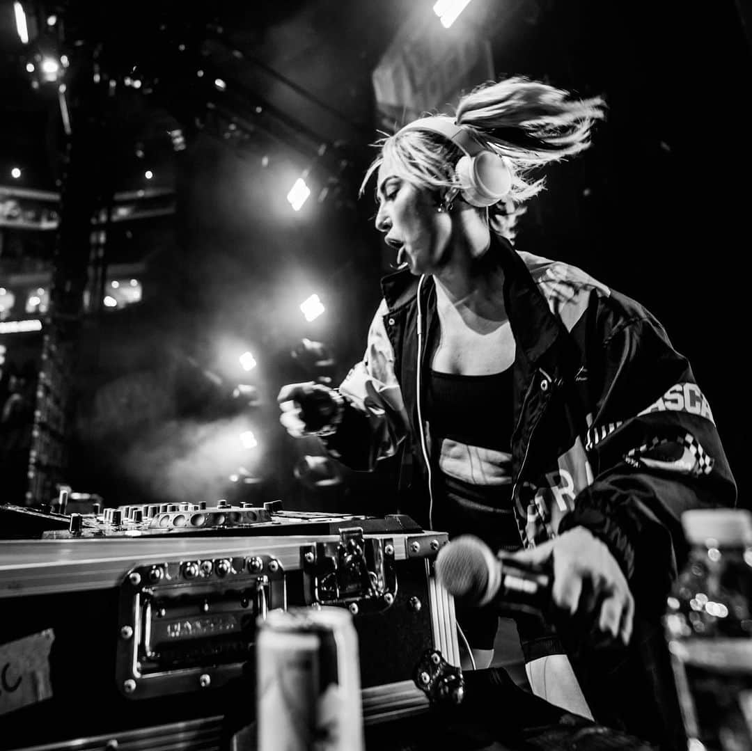 Carter Cruiseのインスタグラム：「okay one more dump from the first half of @fullyloadedfestival! final night before the break 🤗 can’t wait to do it all over again tomorrow!」
