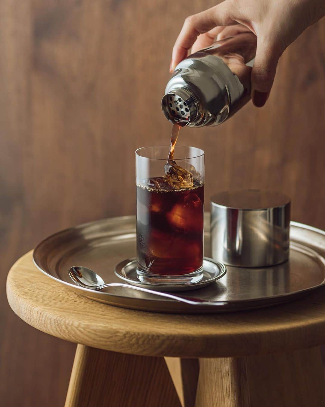 Nanaのインスタグラム：「いつかのiced coffee  #midcenturymodern  #midcenturydesign  #coffeeaddict  #lifewithcoffee  #sonya7iv  #コーヒーのある暮らし」