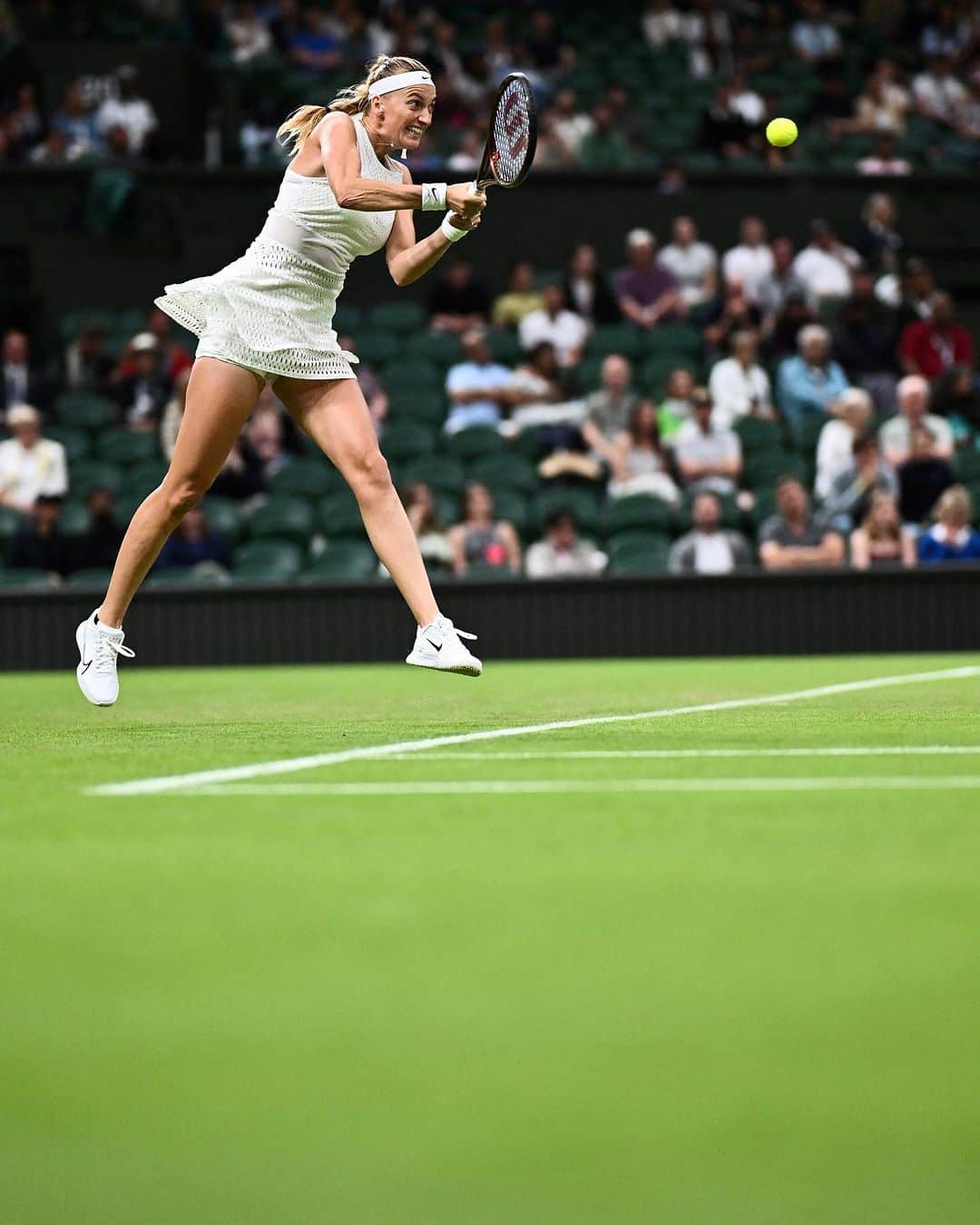 PetraKvitovaのインスタグラム：「A win at @wimbledon is always worth waiting for 💜💚  📸 @gettyimages」