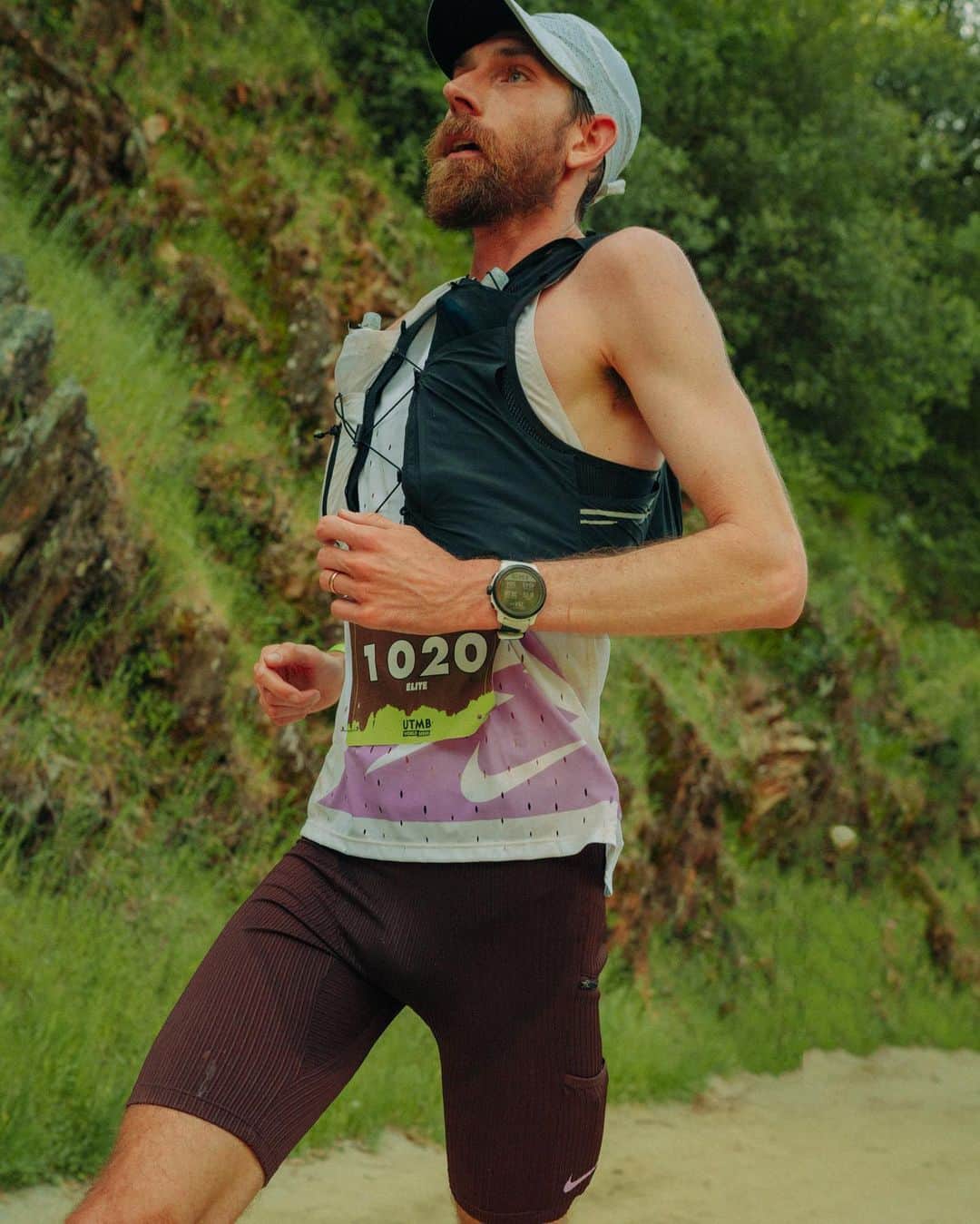 The Run Dept.さんのインスタグラム写真 - (The Run Dept.Instagram)「In every race, there’s going to be a moment when things get uncomfortable. When that happens, @mattdaniels480 is ready.   “I'm usually trying to draw inspiration from past tough experiences I've been through” he says. “It’s also helpful to let my mind start problem-solving and working through any issues I may be experiencing.” 🧠🤔  The right mindset can carry you through any challenge - whether it’s a 100k race or a jog around the block.   Drop your favorite tips for challenging moments below. ❤️」7月6日 8時30分 - nikerunning