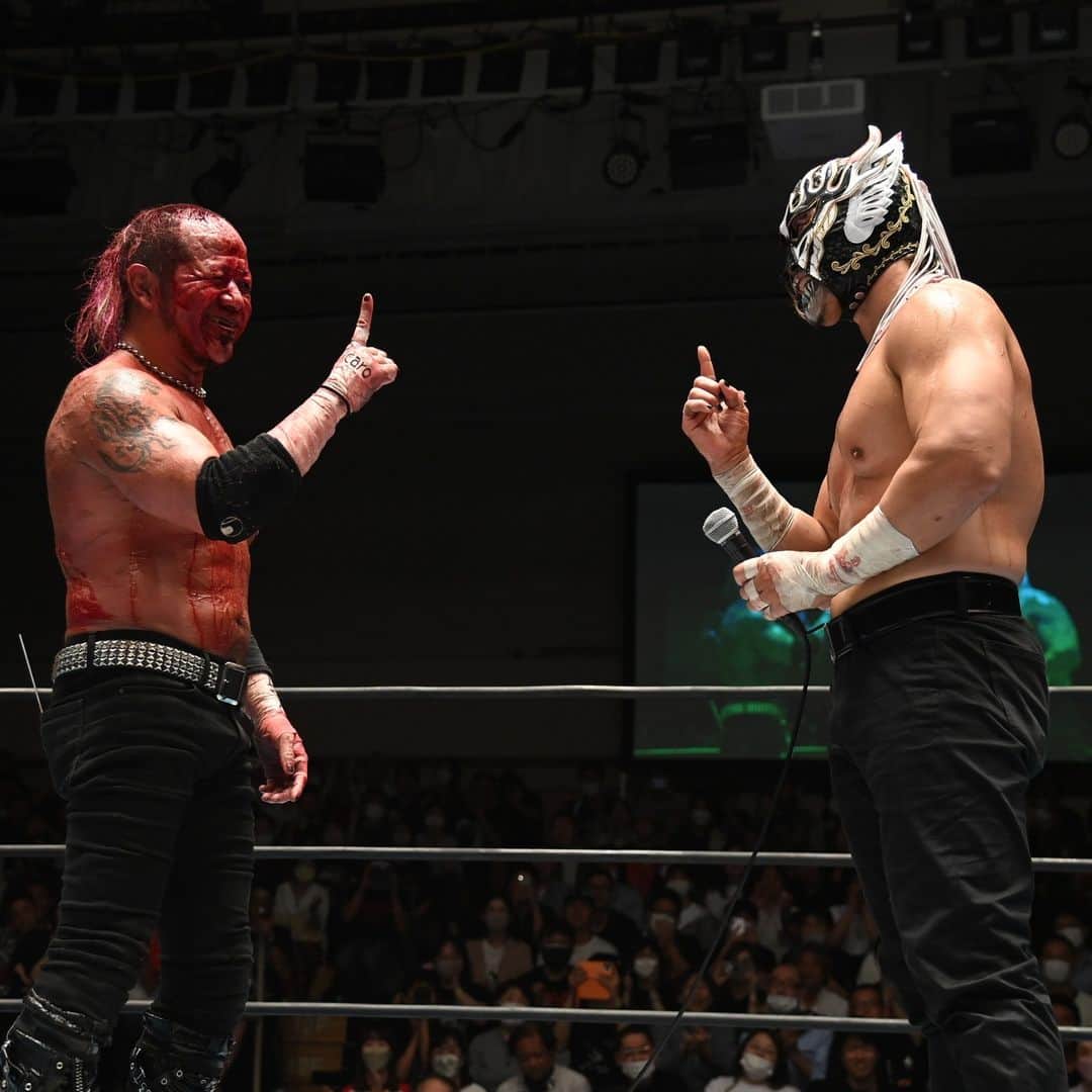 新日本プロレスさんのインスタグラム写真 - (新日本プロレスInstagram)「#JunKASAI x #ElDesperado !!!🔥🔥 モクスリー＆ホミサイドとの“超刺激的”NO DQマッチは、デスペラード＆葛西が激勝！試合後は両雄とも“再会”を約束！ 7.4後楽園結果 @njpw1972  #njpwSTRONG #njpwworld #njpw #新日本プロレス」7月6日 9時03分 - njpw1972