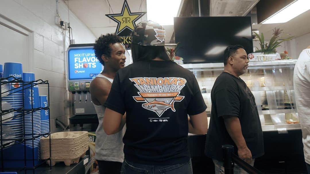 のインスタグラム：「Tanioka’s x In4mation Collaboration   Dropping this Friday July 7th  online at In4mation.co with local pick up @slashershi, taniokas.com & at Taniokas Seafood & Catering location.  📷 @borttheafrican   www.In4mation.co  #hawaiioriginals #in4mation #hawaii #taniokas #waipahu #slashershi #fish #localfood」