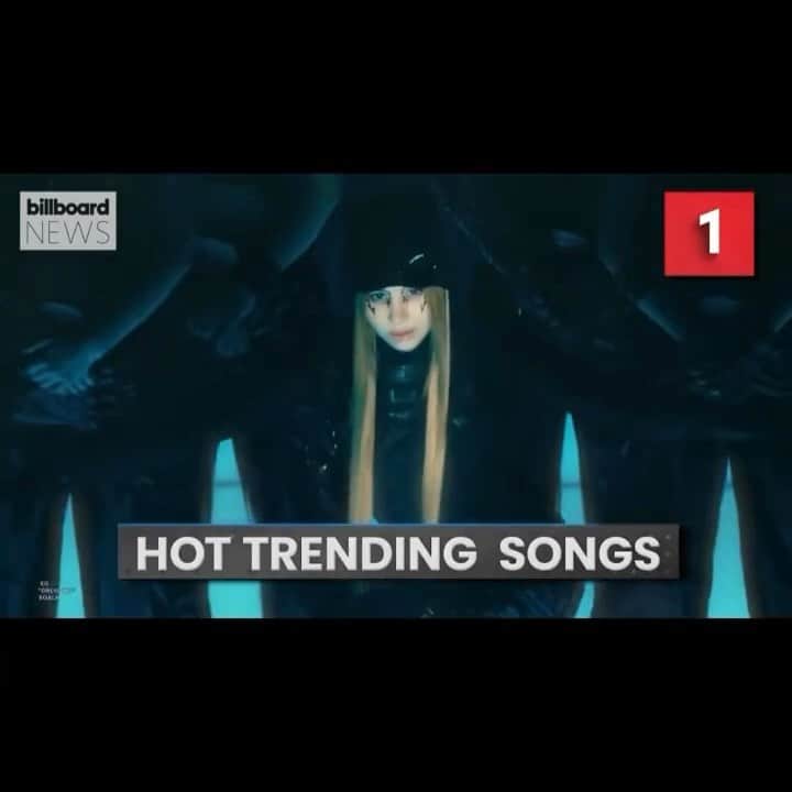 サイモン のインスタグラム：「“GRL GVNG” debuts at No. 1 on the #HotTrendingSongs chart powered by Twitter.  #BillboardNews 👽🧬🛸🩵🔥🪐🛰️」