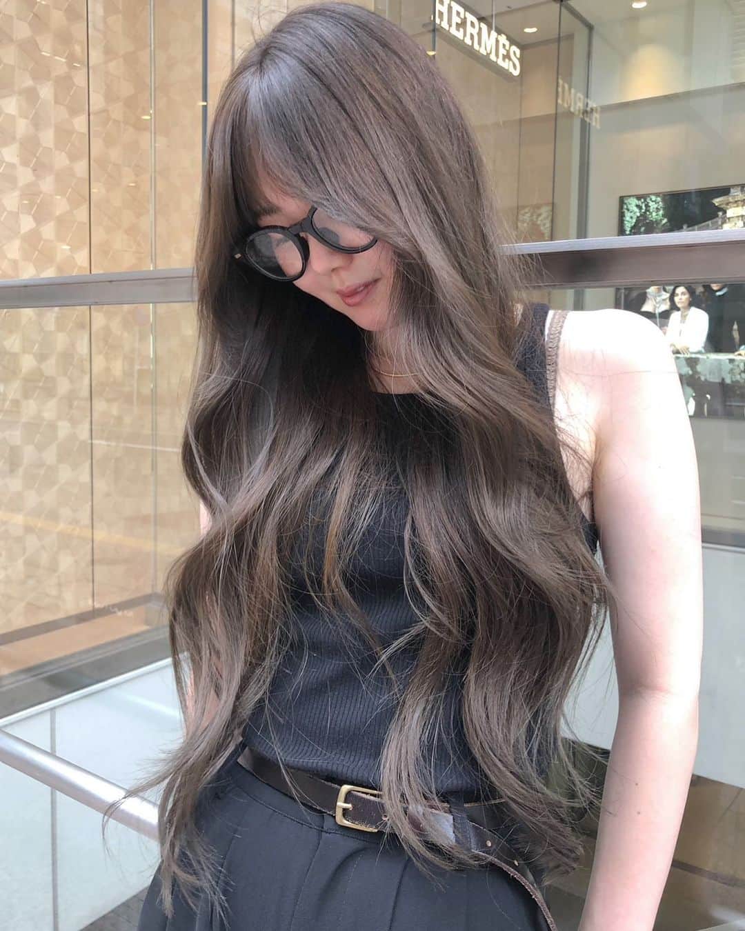 濱田杏奈のインスタグラム：「_  no bleach / sheer gray 📸  #hamada_hair」