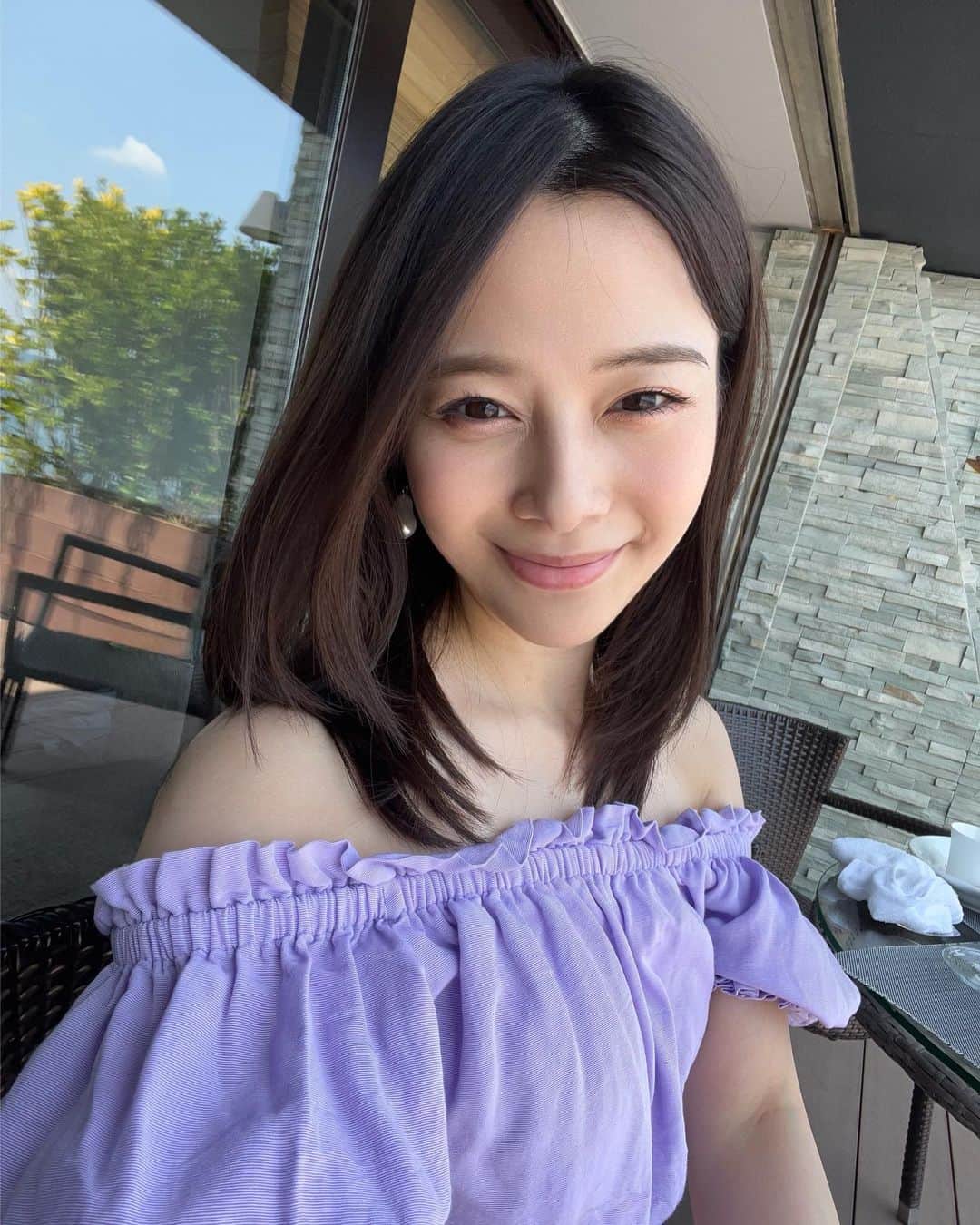 吉高寧々のインスタグラム：「今くらいの髪の長さが1番好きかもしれない👩🏻💜   #吉高寧々」