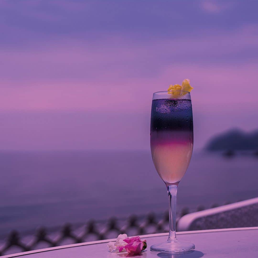 ホテルニューアカオ　熱海温泉＆リゾートのインスタグラム：「ACAO SPA ＆ RESORTが運営するACAO BEACHでは、2023年7月14日（金）よりナイトプールの営業を開始いたします。夕暮れに染まる海を眺めながらロマンティックなひとときをお過ごしください。 #ACAO #ACAOBEACH #ナイトプール #熱海 #ATAMI #ビーチ #プール #熱海観光 #リゾート」