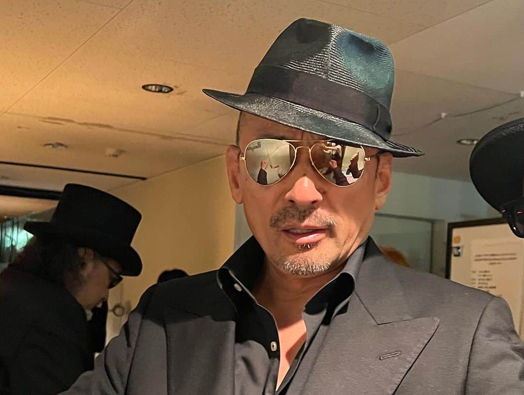 クレイジーケンバンド【公式】のインスタグラム：「Happy Birthday! Crazy Ken!!  昨日のビルボード大阪にてみんなでお祝いいたしました！ 9/6にNew Album「世界」発売です。よろしくお願いいたします。  byスタッフ  #クレイジーケンバンド #crazykenband #横山剣 #63歳 #happybirthday #誕生日 #7月6日」