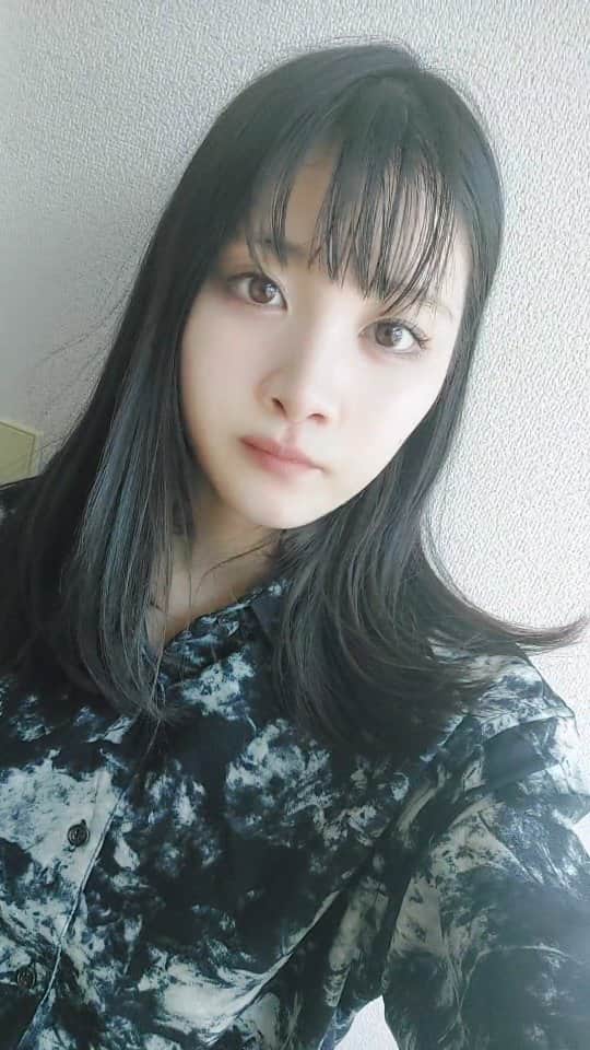 五十嵐早香のインスタグラム：「新居だから音反響するんだけど見返したら自分の声と違う反響あって震える😫」