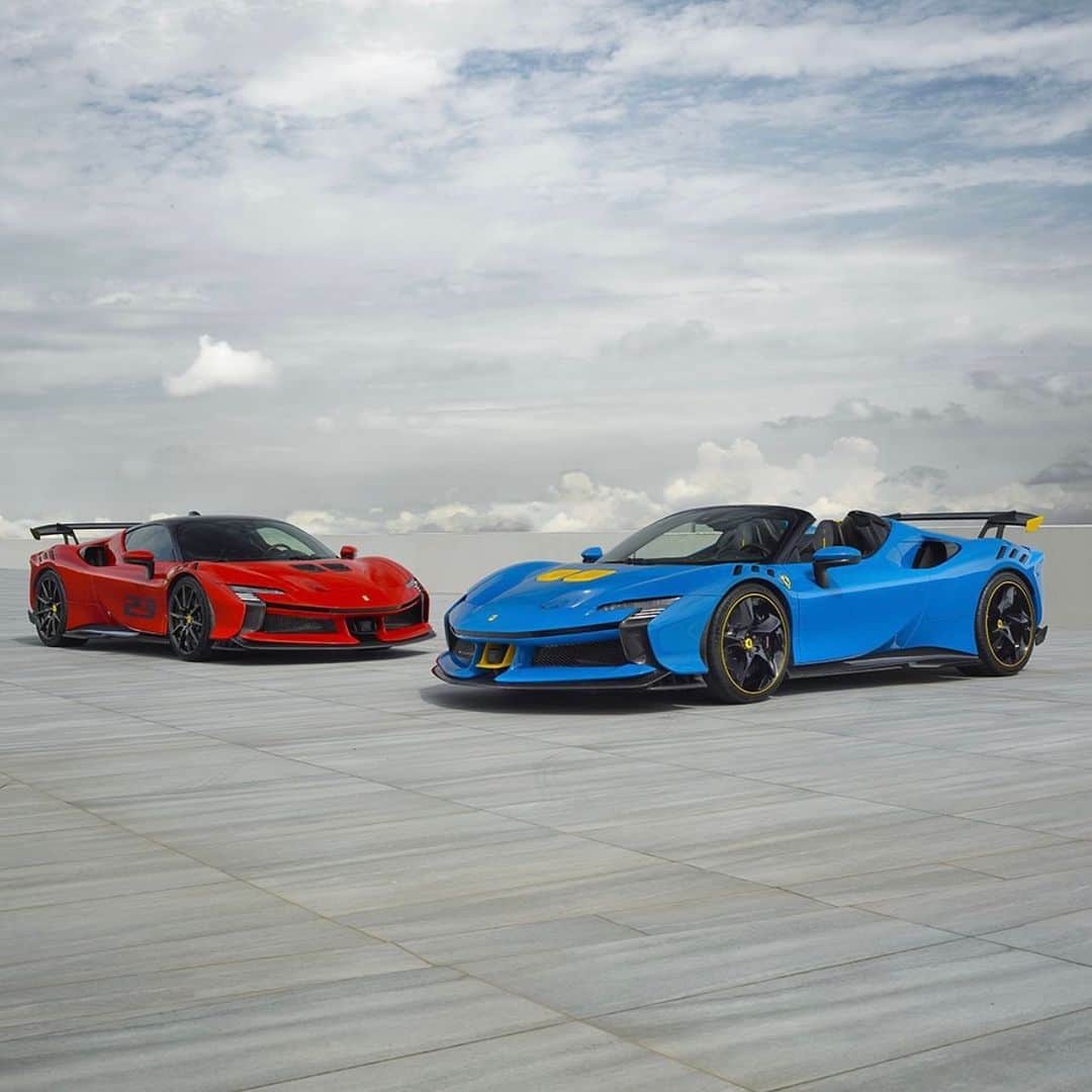 Ferrari USAのインスタグラム：「The exclusive limited series #FerrariSF90XXStradale and #FerrariSF90XXSpider are set to redefine boundaries. The road-legal cars, which embody the best of the Special Series and #XXProgramme, are tailored to those who crave nothing less than the ultimate driving experience. #Ferrari」