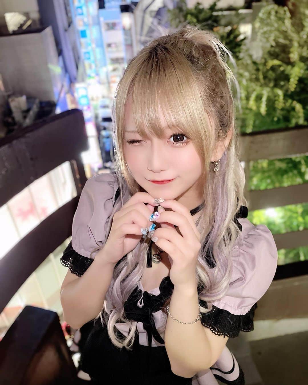 ゆゆぴょんのインスタグラム：「令和の田中れいなになります^ - ^ . .  . #コンカフェ #コンカフェ嬢 #cosplay #cosplaygirl #japanesegirl #japanesecosplay #自撮り #自撮り界隈 #コスプレイヤー #セルカ #インナーカラー ー#メイド #歌舞伎町 #셀카 #셀카놀이 #얼스타그램 #코디 #코디스타그램 #地雷系女子 #地雷女  #いいね返し #いいねした人全員フォローする  #隠せないヲタク #隠せないをたく #ジラジョ #青メッシュ」