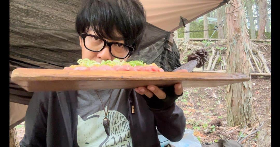 のインスタグラム：「野刺身。すごいドヤ顔。」
