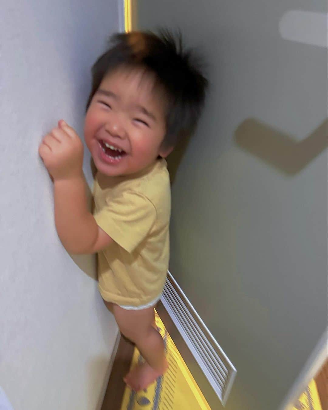 角田麻央さんのインスタグラム写真 - (角田麻央Instagram)「🎋💫🌺 明日は七夕ですね🩷🩷🩷🩷🩷🩷 👦🏻ままー！！これつくったよー！！！ って走ってくる姿も、その笑顔も当たり前じゃない 子供のおかげで、毎日色んなこと教わってます🙏🏽🌈 ありがとう大好き愛してる💜💜💜💜💜💜💜💜 #男の子ママ #3歳 #3歳男の子 #七夕 #願い事 #愛息子」7月6日 21時49分 - maotsunoda888