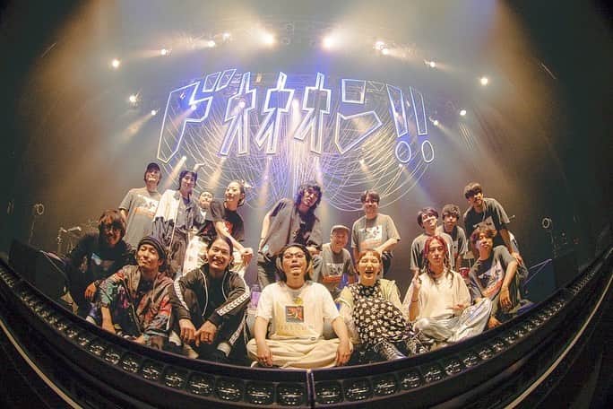 エイミーのインスタグラム：「ドォォォン‼︎TOUR完走ありがとうございました👼  言いたいこといっぱいあるけど書ききれん、みんなありがとう、これからもよろしくおねがいします！  photo by @tya__han」