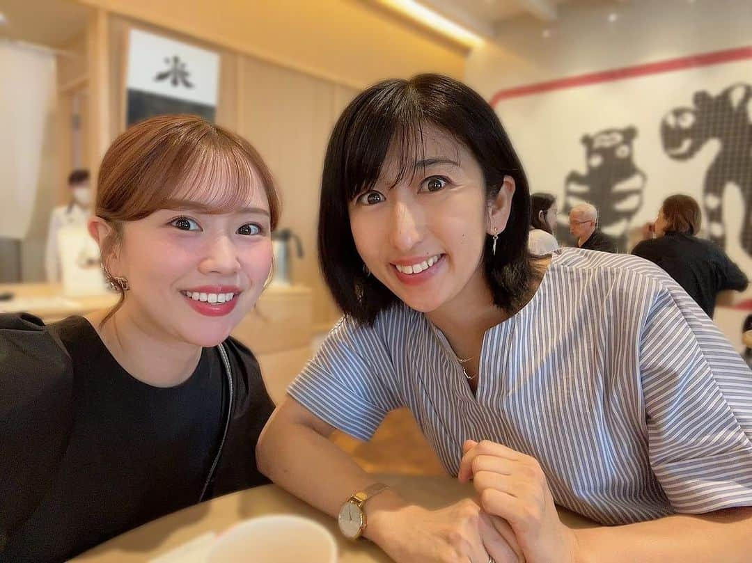 有働文子さんのインスタグラム写真 - (有働文子Instagram)「お会いしてきました🙏✨  アナウンサーになると、10個下の友達が出来るの、嬉しい☺️ 大島ちゃんの声、大好きなんです💖  ナチュラルに盛れるアプリで撮影してもらい、気分上がりました↑  有働☞大島の並びは、まだ茨城放送ホームページからご覧になれます👊  大島ちゃんの未来に幸あれ🕊️✨  #フリーアナウンサー #アナウンサー #茨城放送 #あぷりのちから使いました」7月6日 21時57分 - udou_fumiko