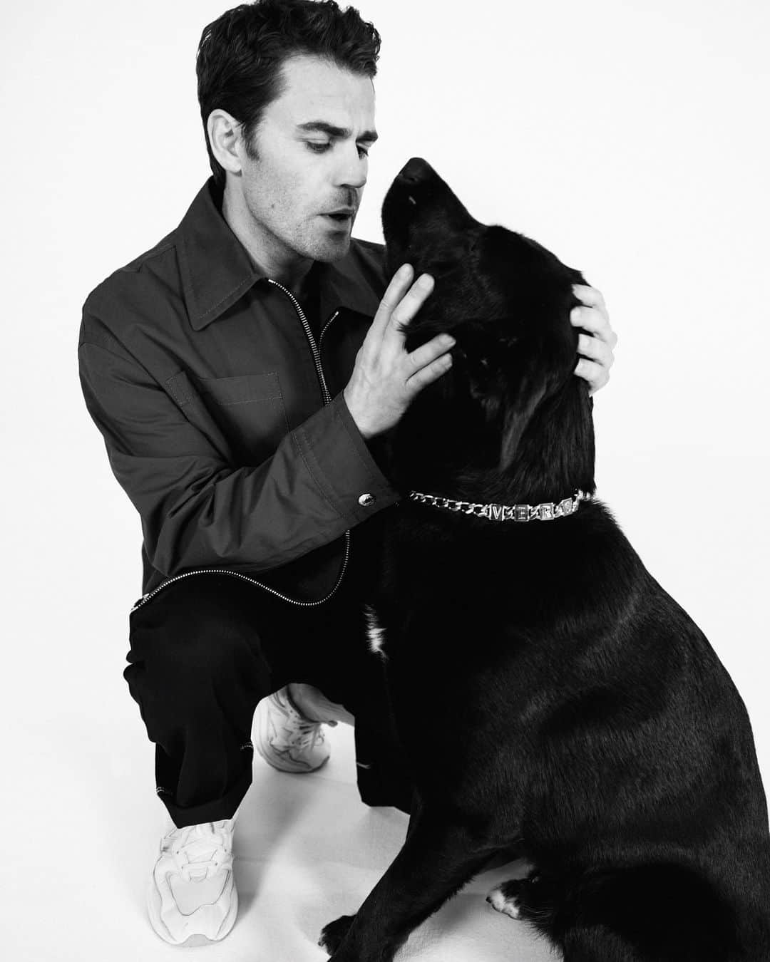 ポール・ウェズレイのインスタグラム：「Good morning from #ThisGuy @paulwesley and #ThisVeryGoodBoy Gregory.   “There's a purity to animals. They don't lie, there's nothing manipulative [about them]. They have no agenda, specifically dogs, they just love you.”  #linkinbio to see/swoon more and read the @startrekonpplus actor on jumping to play Captain Kirk in #StrangeNewWorlds — plus, if he ever misses Stefan from #VampireDiaries (no).   Editor-in-Chief: @sallyholmes Writer: @tesspetak Photographer: @markelzey Cinematographer: @bsmith_bs Stylists: @amanda.lauro & @corinnepl Groomer: @nataliabruschi Special Thanks: @polaroid AC: @sullivan_dereks Creative Director: @jennabrillhart Photo Director: @kellychiello Video Director: @justinedg3 Social Direction: @foxddanielle Booking: @jennabrillhart」