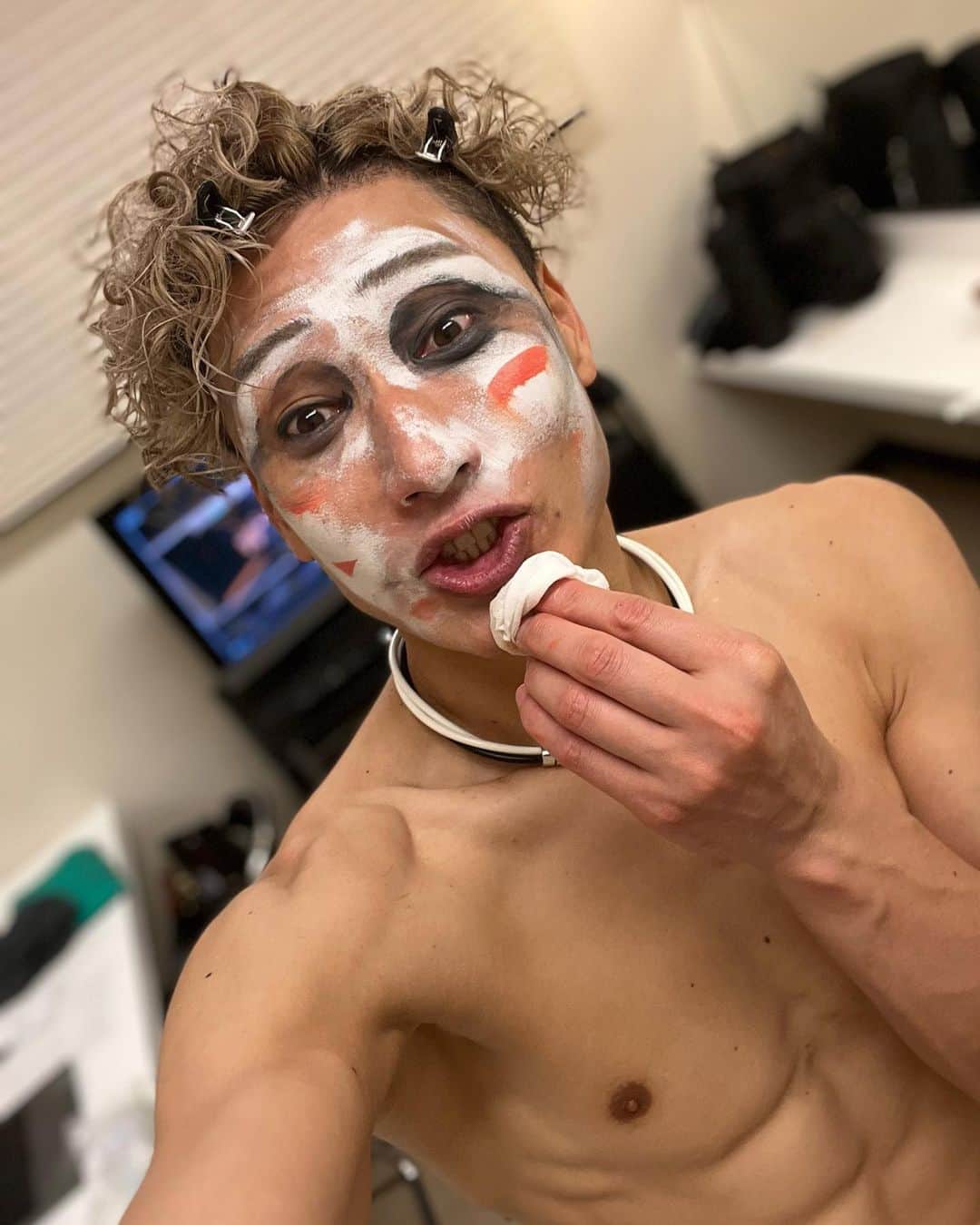 樽美酒研二のインスタグラム：「もうライブが最高過ぎてテンション下がりません🤣ほんと素晴らしい二日間でした！心から感謝いたします✨ほんまおおきに❤️‍🔥」