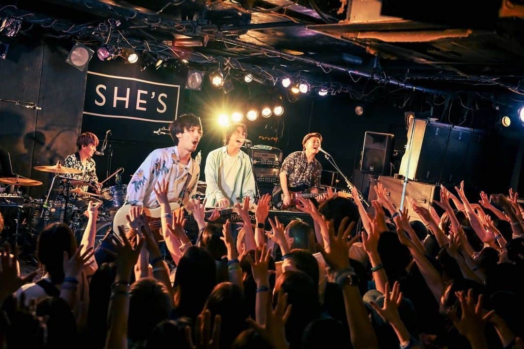 SHE'Sさんのインスタグラム写真 - (SHE'SInstagram)「2023.7.6(Thu) 「SHE’S Tour 2023 “Shepherd”」 横浜 F.A.D  満員の会場の一体感と熱量。 忘れられない夜になりました！  また秋に 羽田でお会いしましょう！  写真の無断使用・転載禁止 photo by @masafuji93 #SHE_S_Shepherd」7月6日 22時15分 - she_s_official