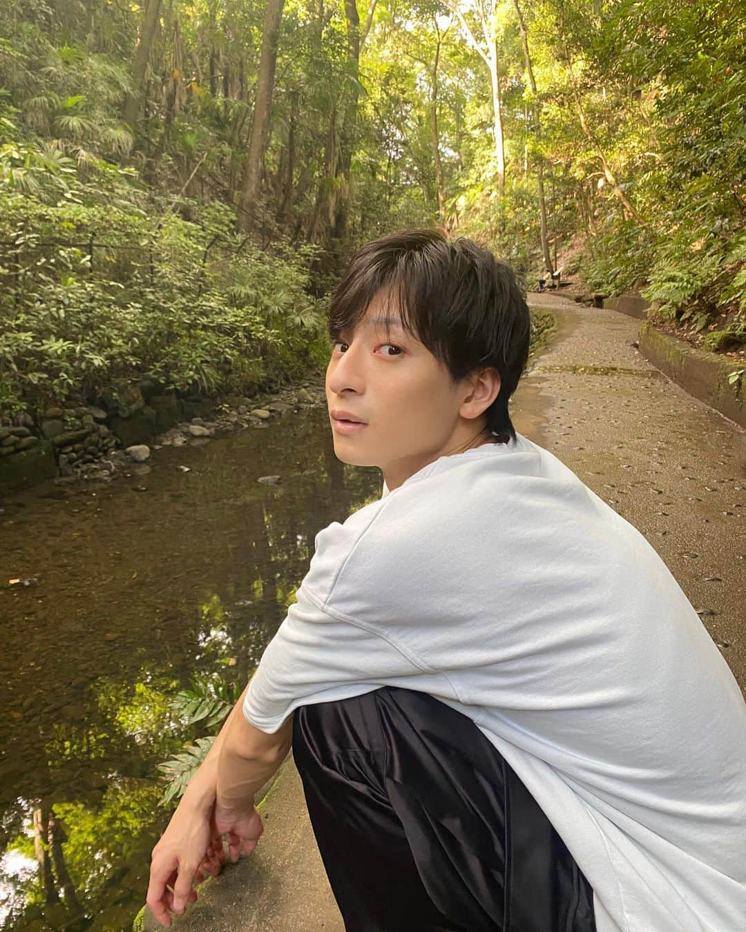 岡田翔大郎さんのインスタグラム写真 - (岡田翔大郎Instagram)「. 本日、23歳になりました。 いつも応援してくださってる皆様、お世話になってる皆様、本当にありがとうございます。  23歳はこれまでの感謝をたくさん伝えられるような1年にしたいです。 言葉だけでなく行動でも。 日々成長あるのみです🫡  これからもよろしくお願いします！！  #岡田翔大郎 #23歳になりました」7月6日 22時15分 - okadashotaro_official