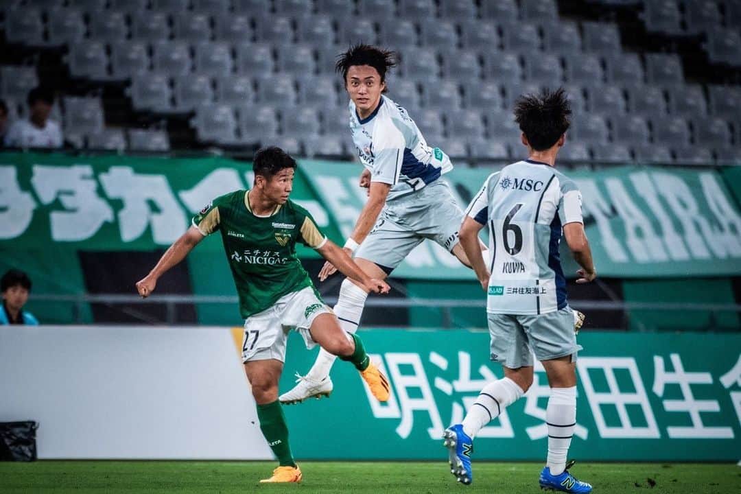 岡野洵さんのインスタグラム写真 - (岡野洵Instagram)「. . 昨日はアウェイにも関わらず沢山の応援ありがとうございました。  自分にベクトルを向けて次も必ず勝つ🔥🔥🔥  「目標が今を支配する」  勝利のために。もっともっと！！！！  #V-VAREN #no.3 #vstokyoverdy」7月6日 22時29分 - jun.o_official